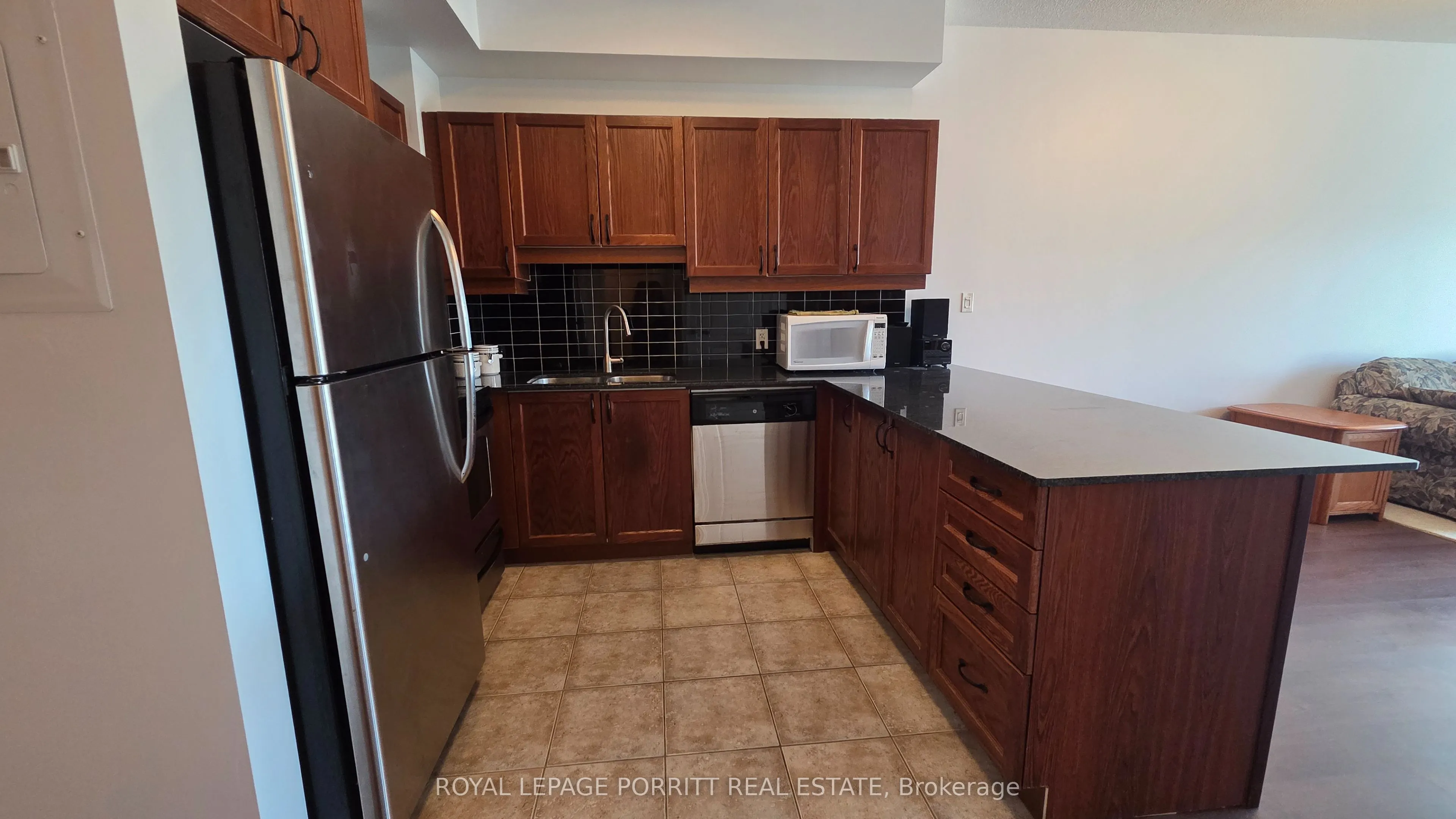 3865 Lake Shore Boulevard W, #213