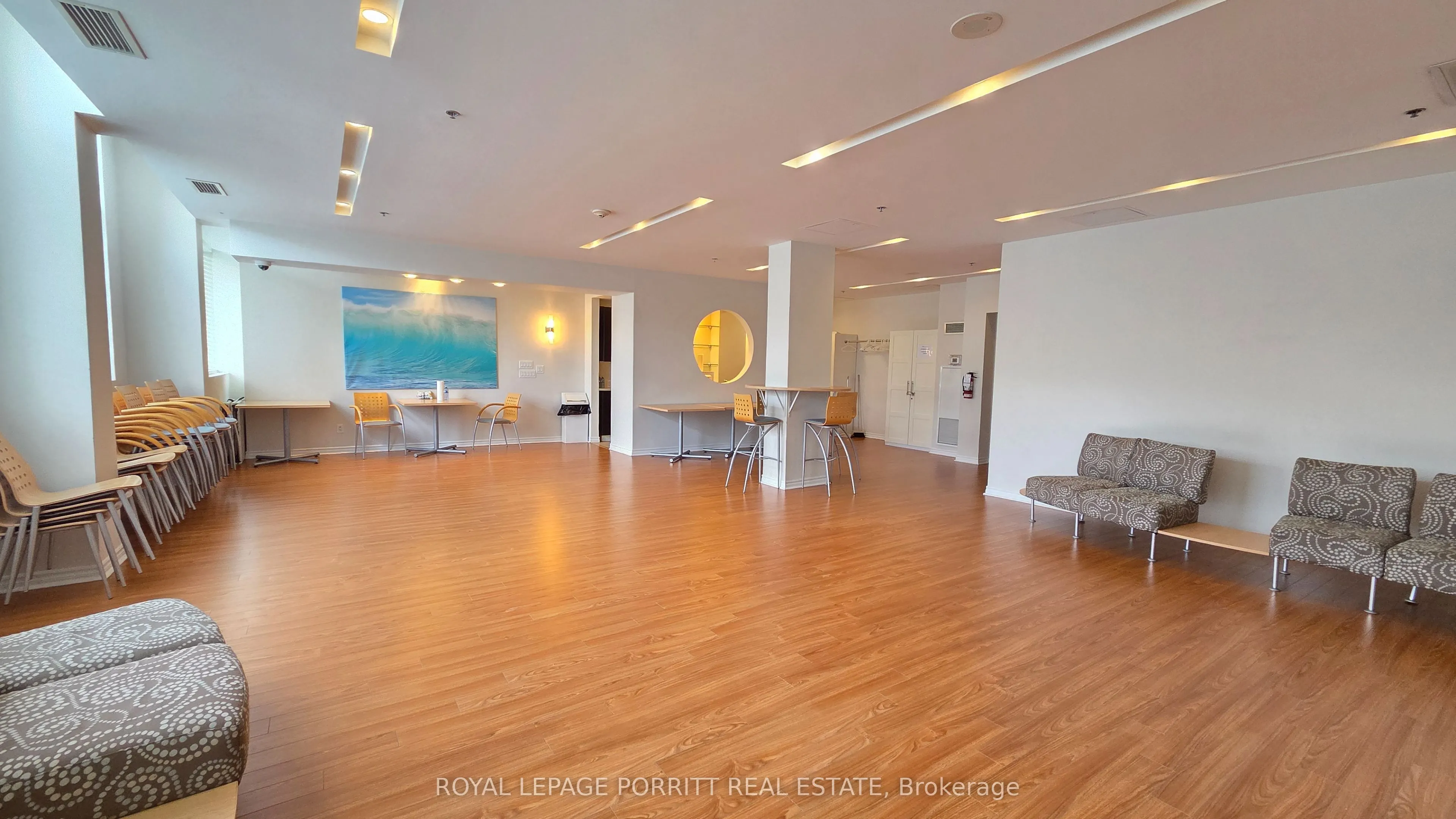 3865 Lake Shore Boulevard W, #213