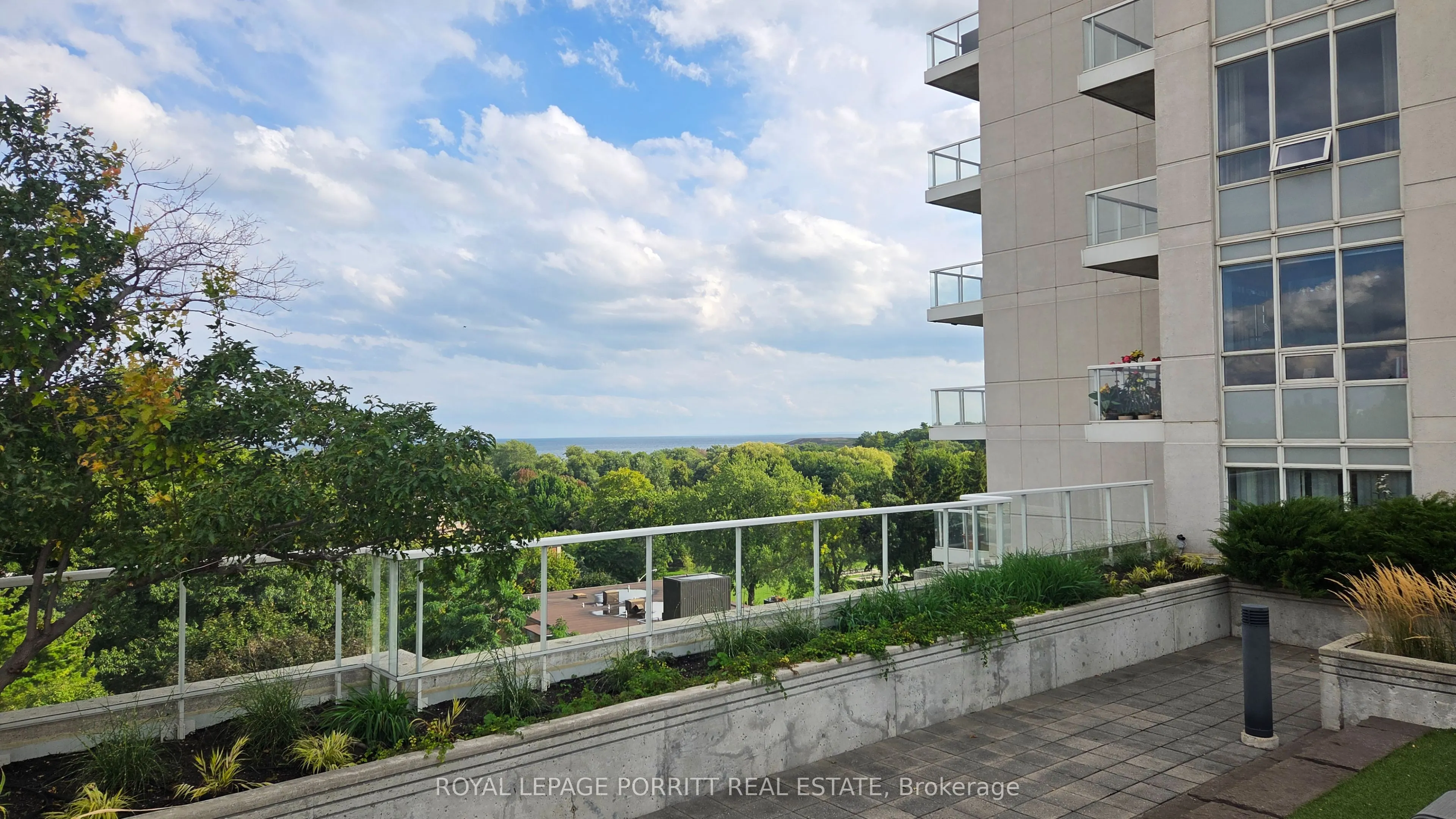 3865 Lake Shore Boulevard W, #213