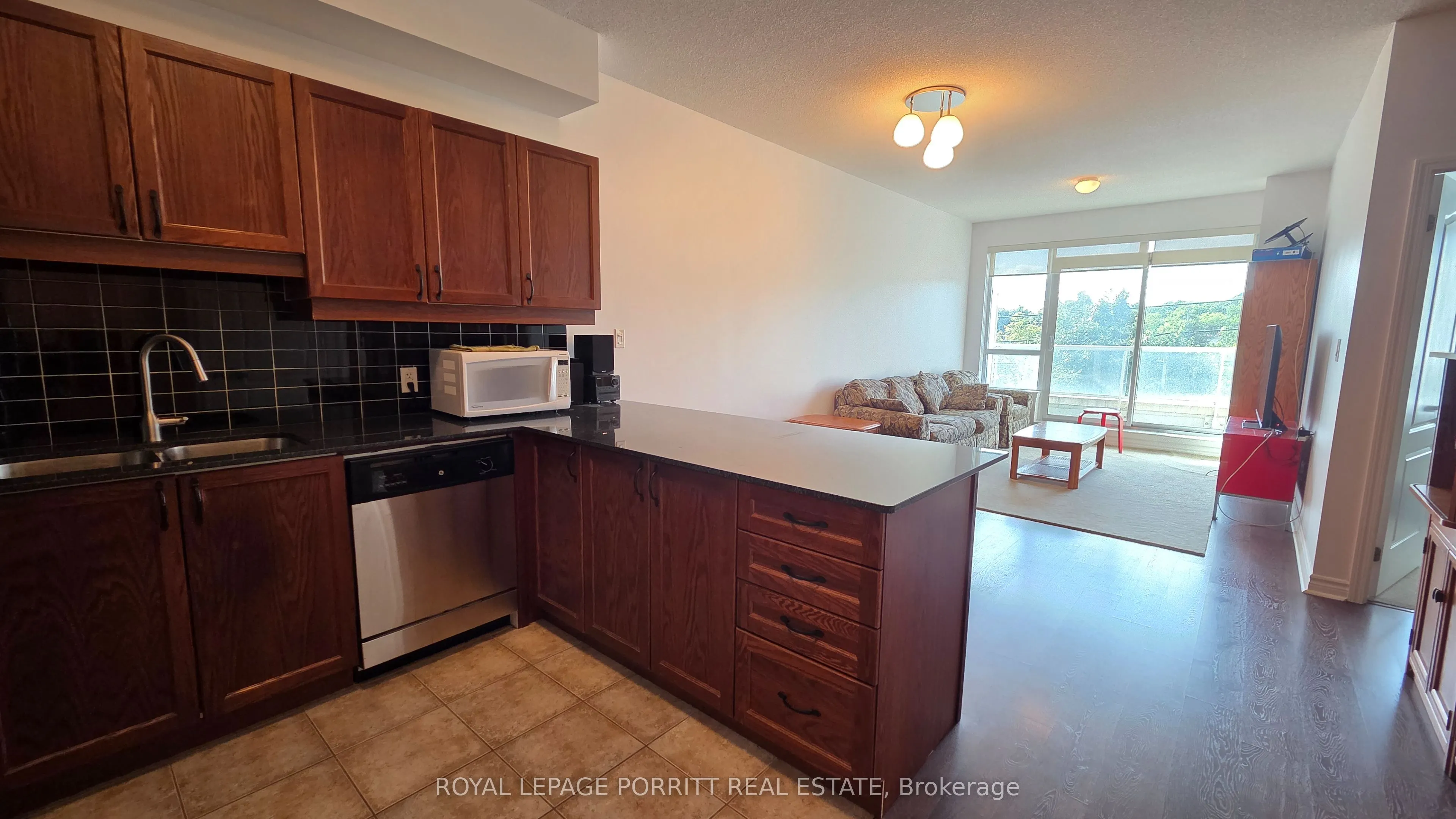 3865 Lake Shore Boulevard W, #213