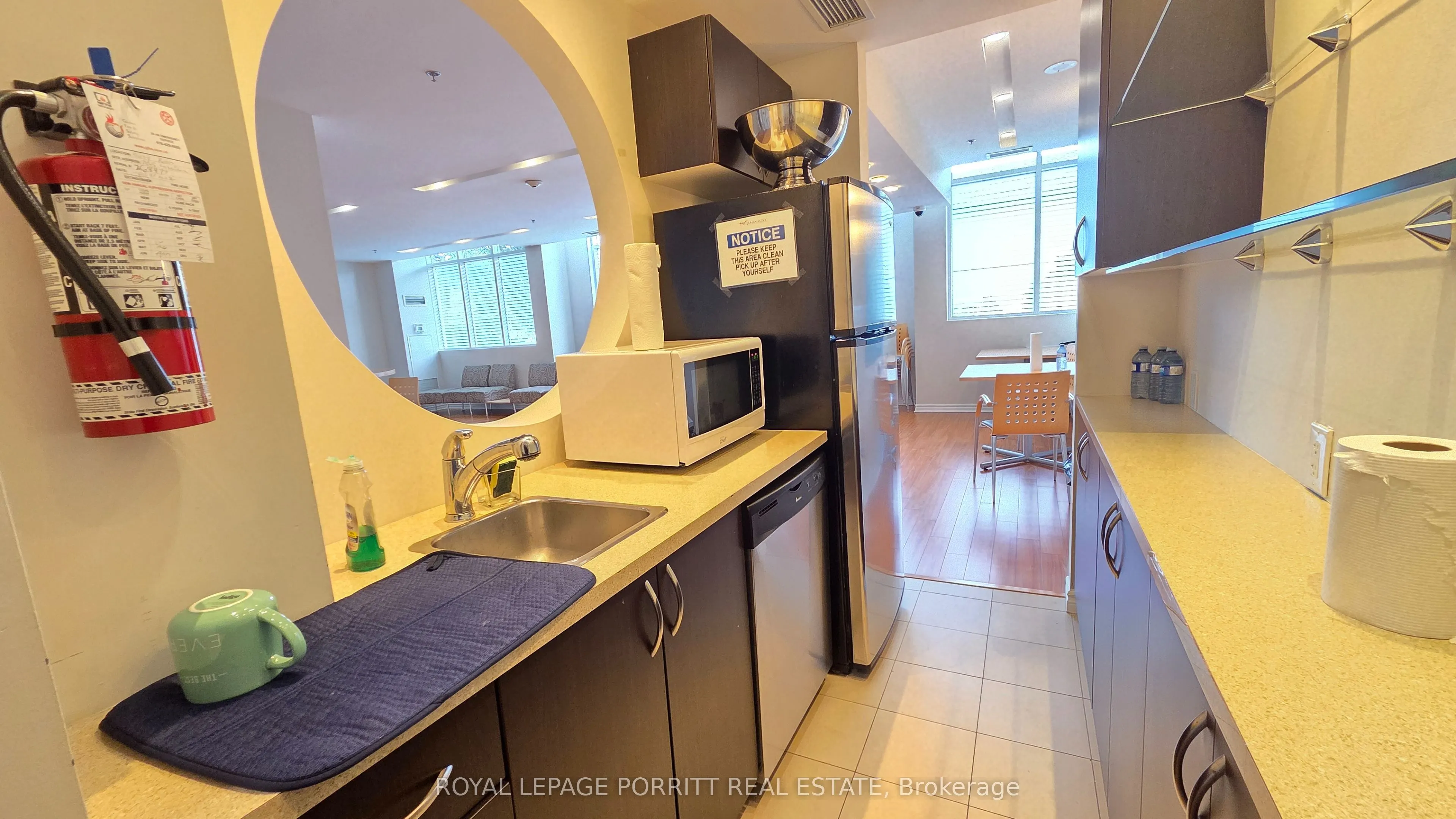3865 Lake Shore Boulevard W, #213