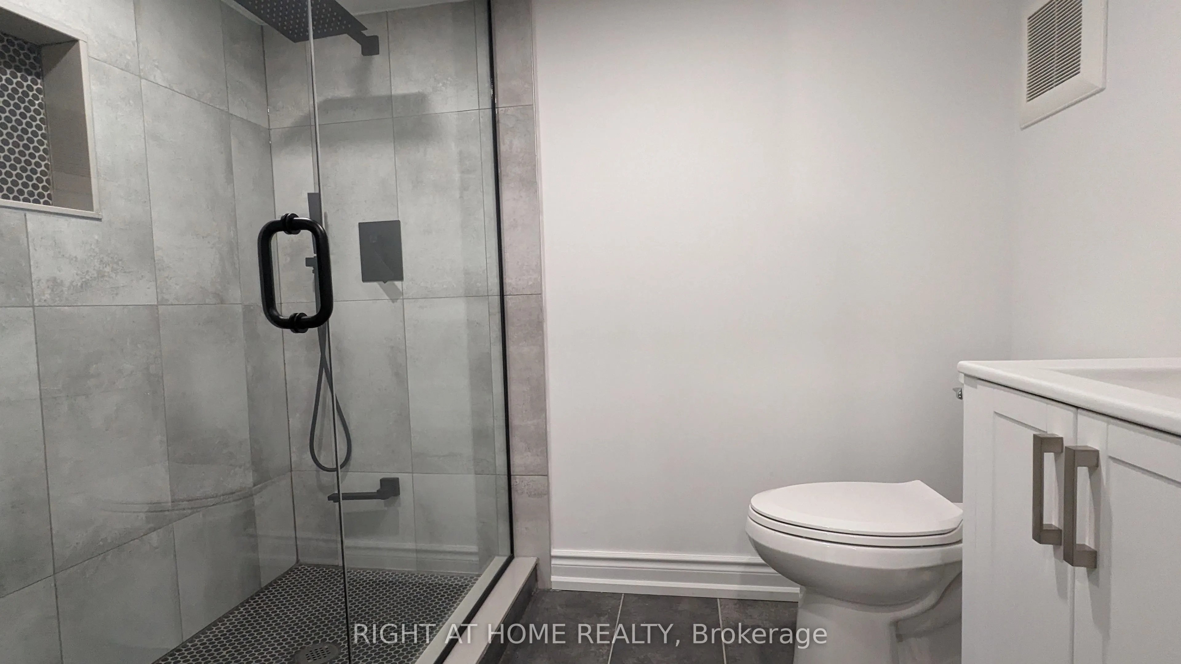 5654 Churchill Meadows Boulevard, #Basement Unit
