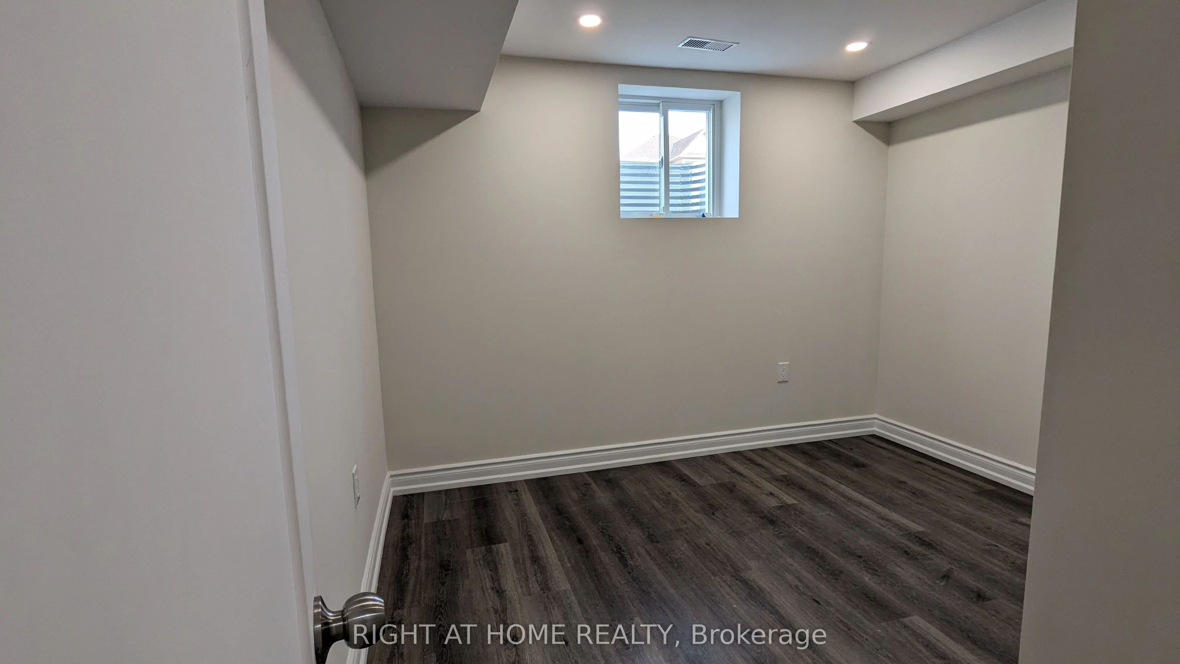 5654 Churchill Meadows Boulevard, #Basement Unit