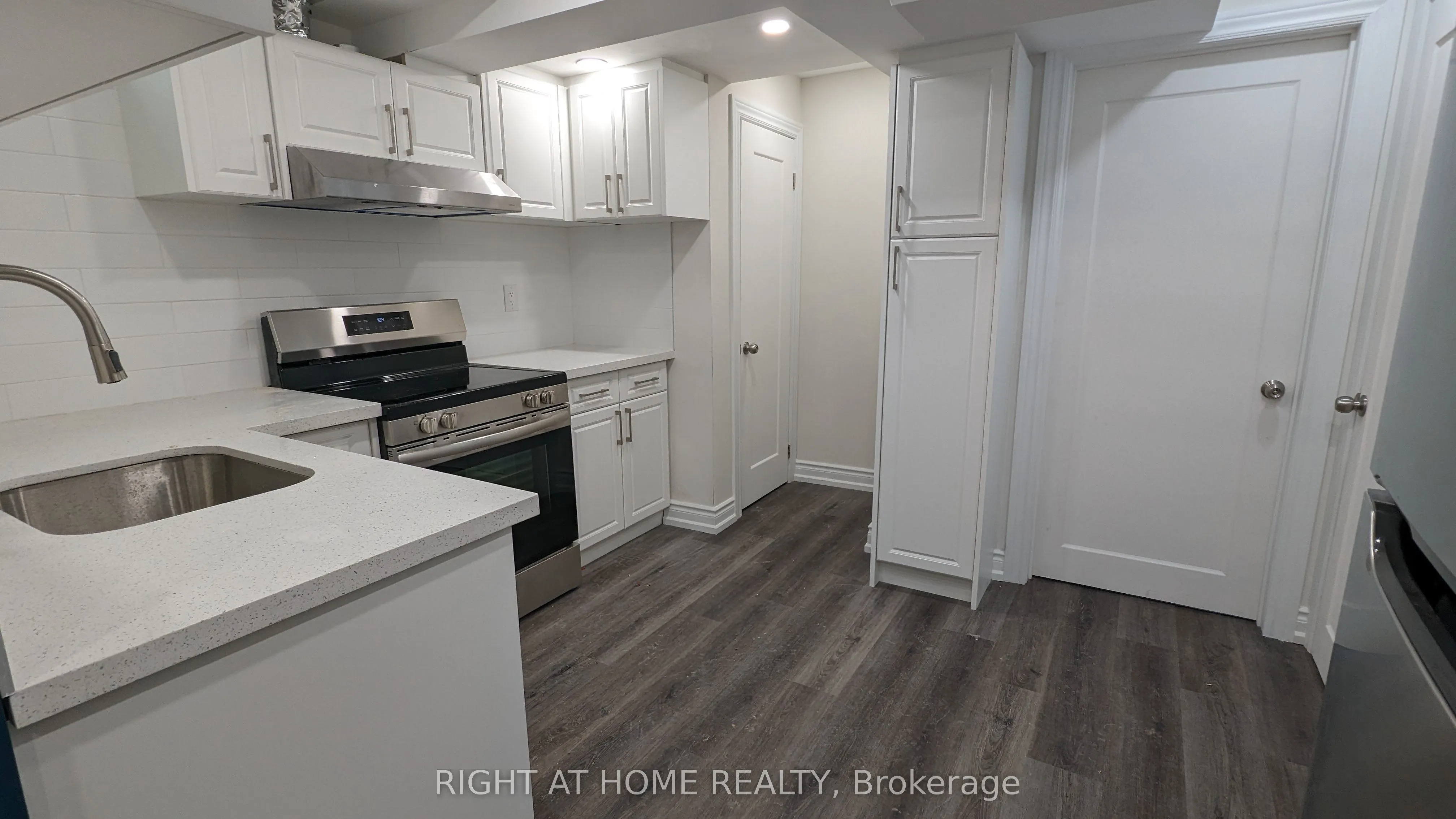 5654 Churchill Meadows Boulevard, #Basement Unit