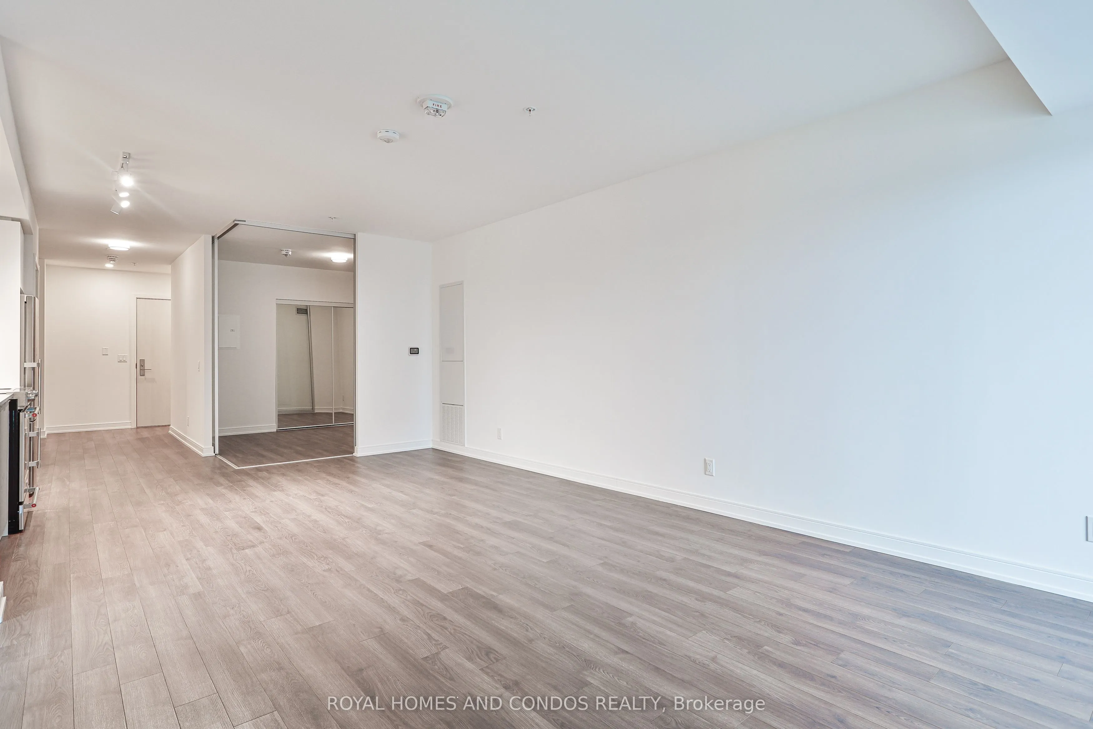 30 Samuel Wood Way, #402