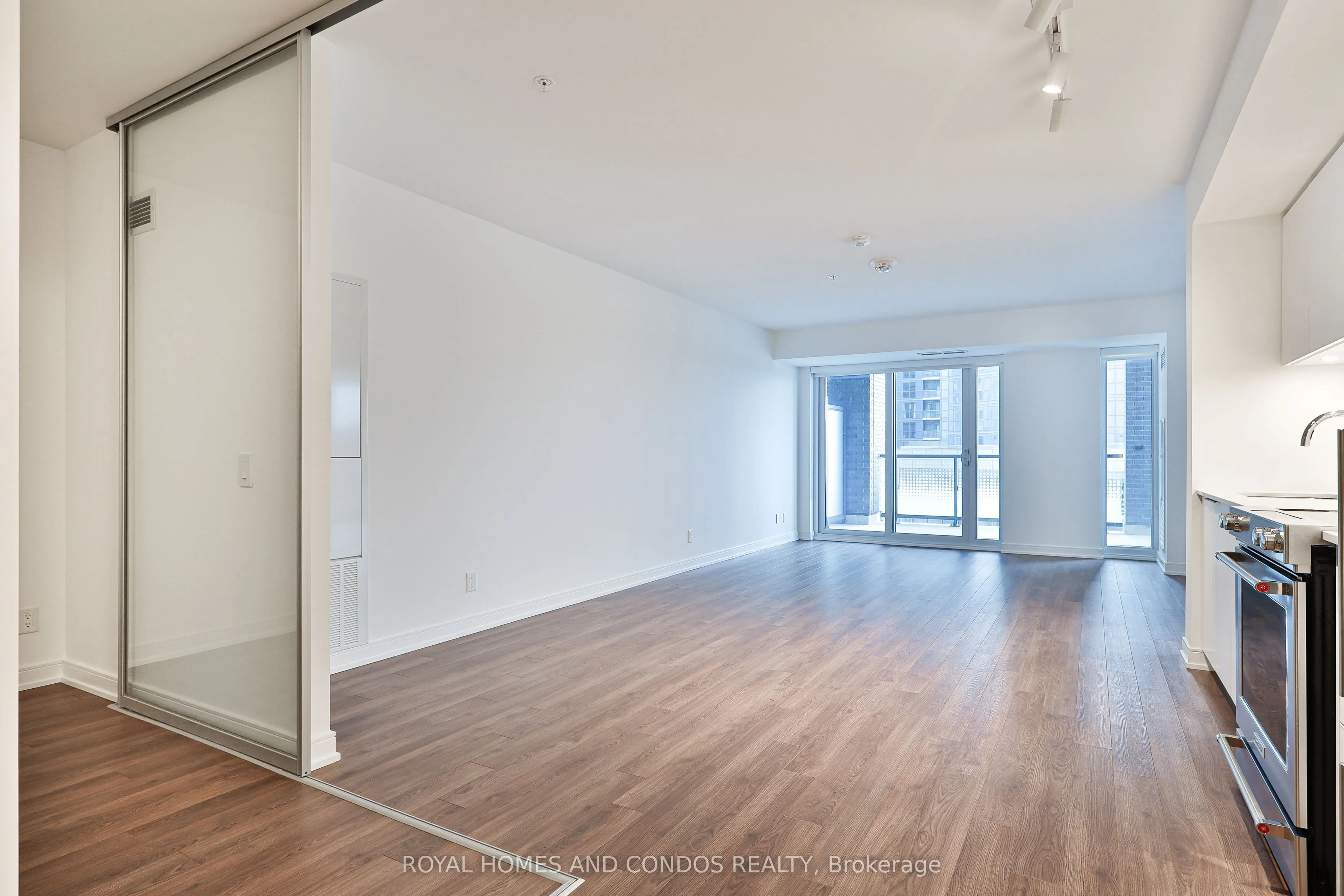 30 Samuel Wood Way, #402