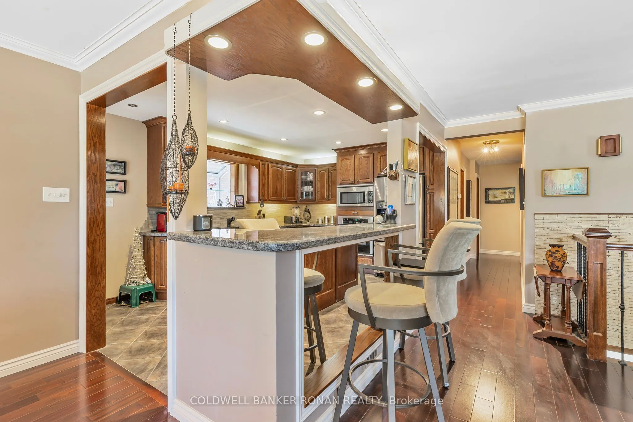 20 Hallow Crescent