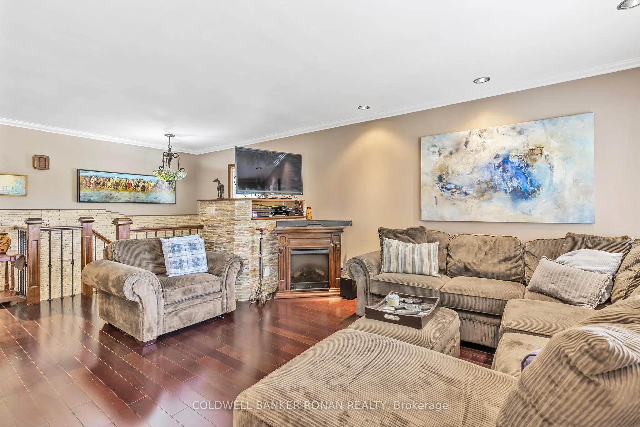 20 Hallow Crescent