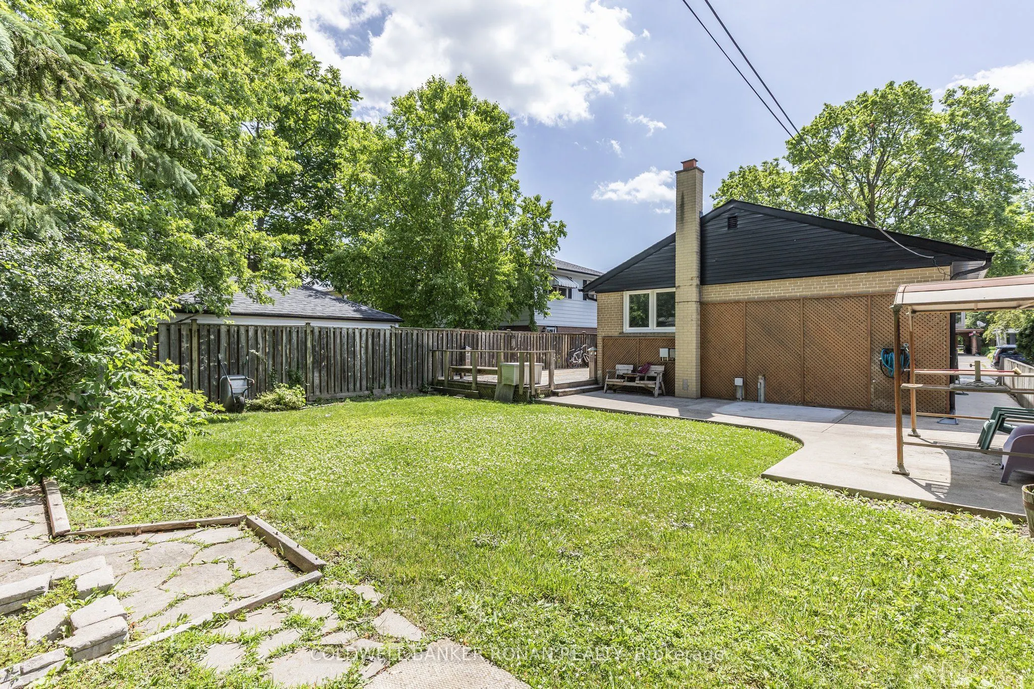20 Hallow Crescent