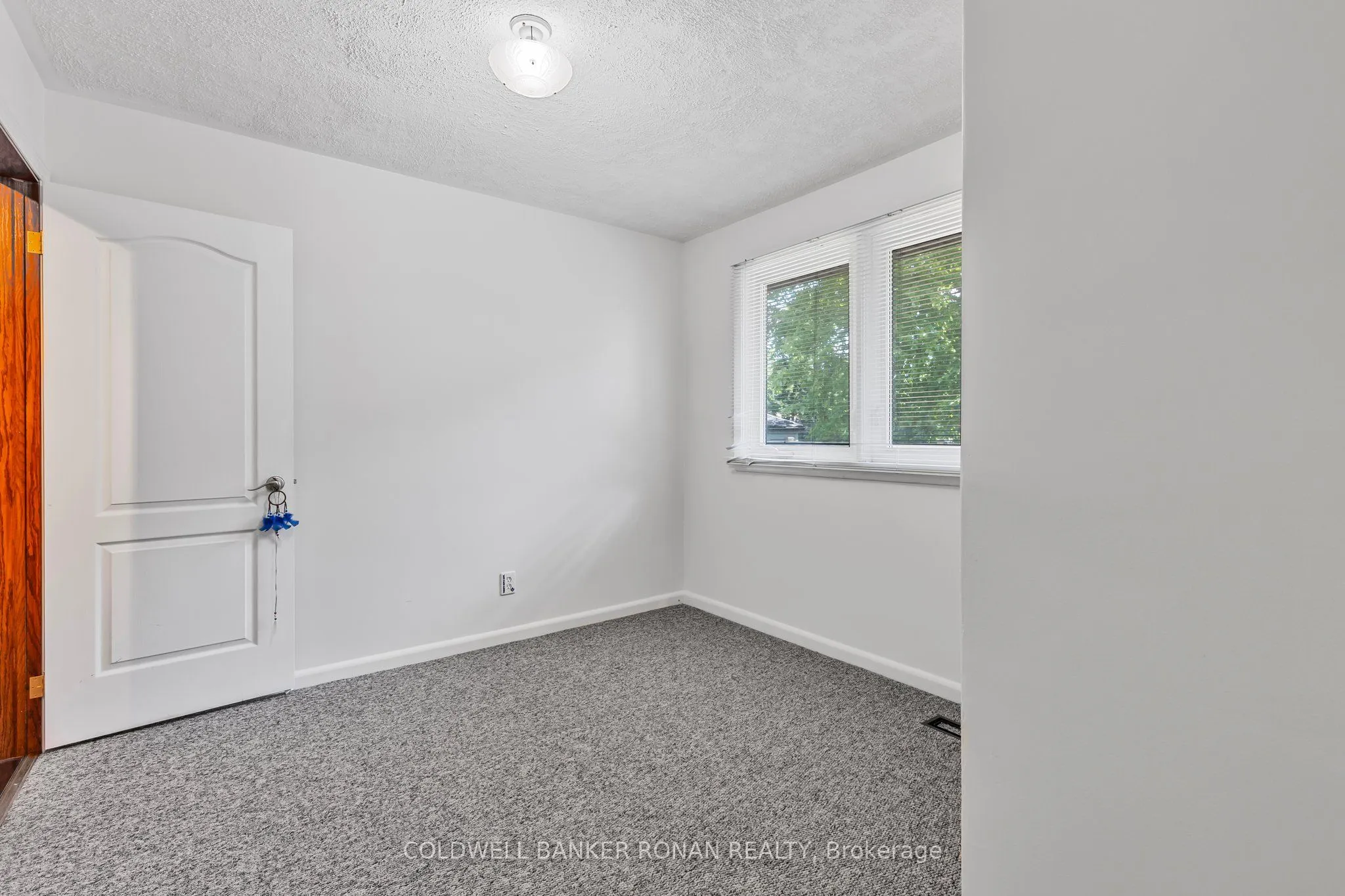 20 Hallow Crescent