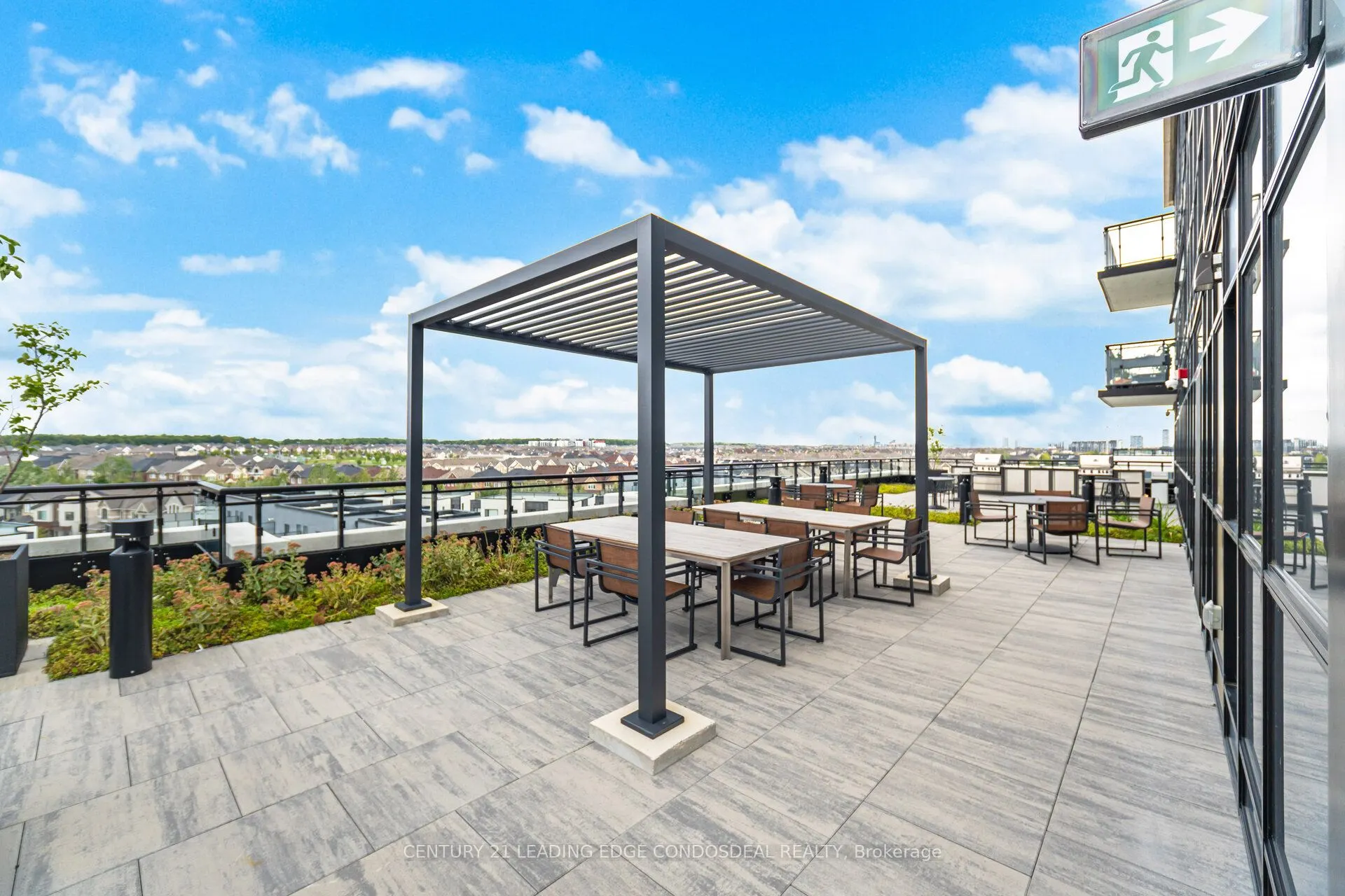 405 Dundas Street W, #234