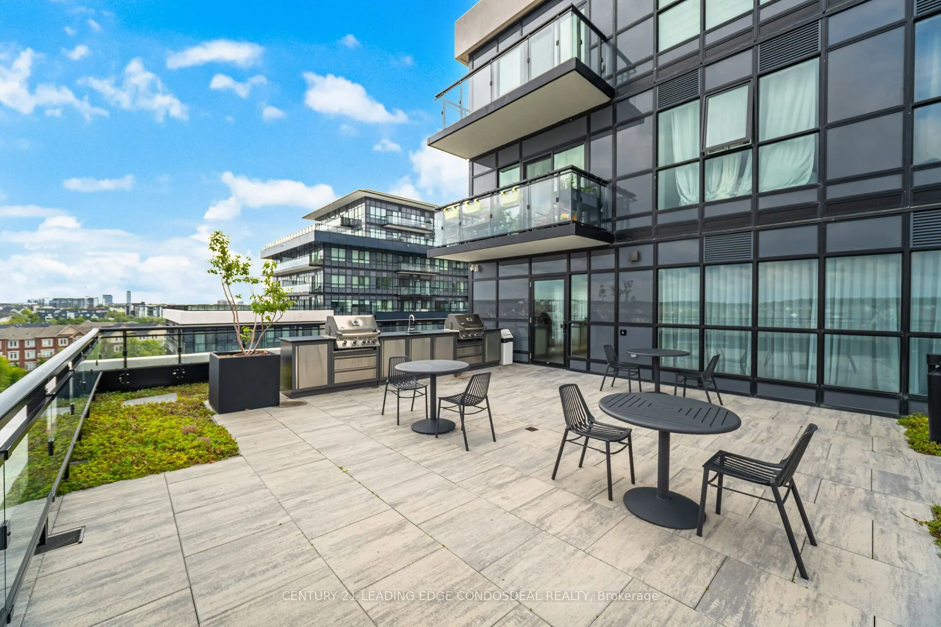 405 Dundas Street W, #234