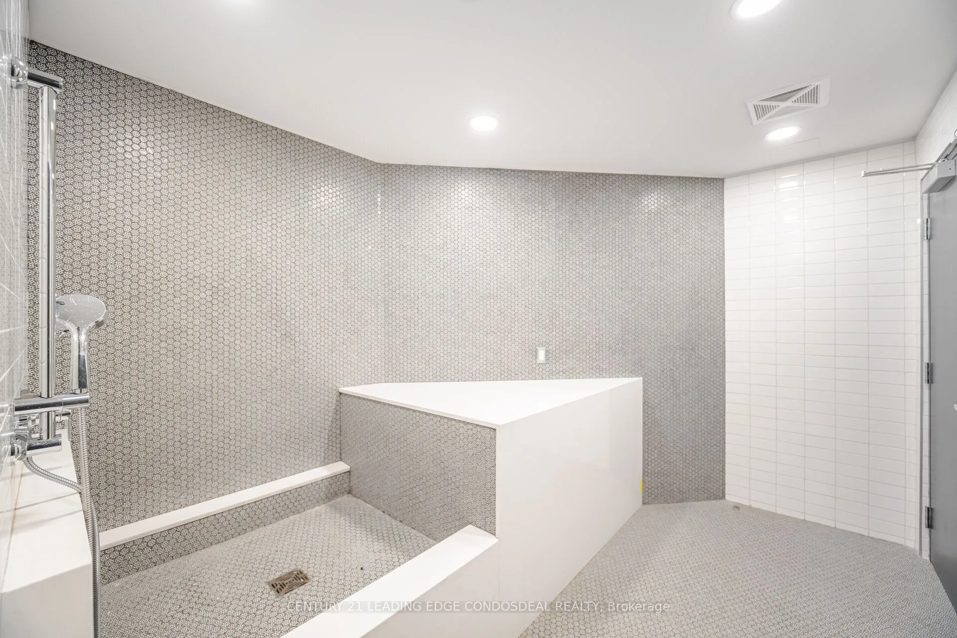 405 Dundas Street W, #234