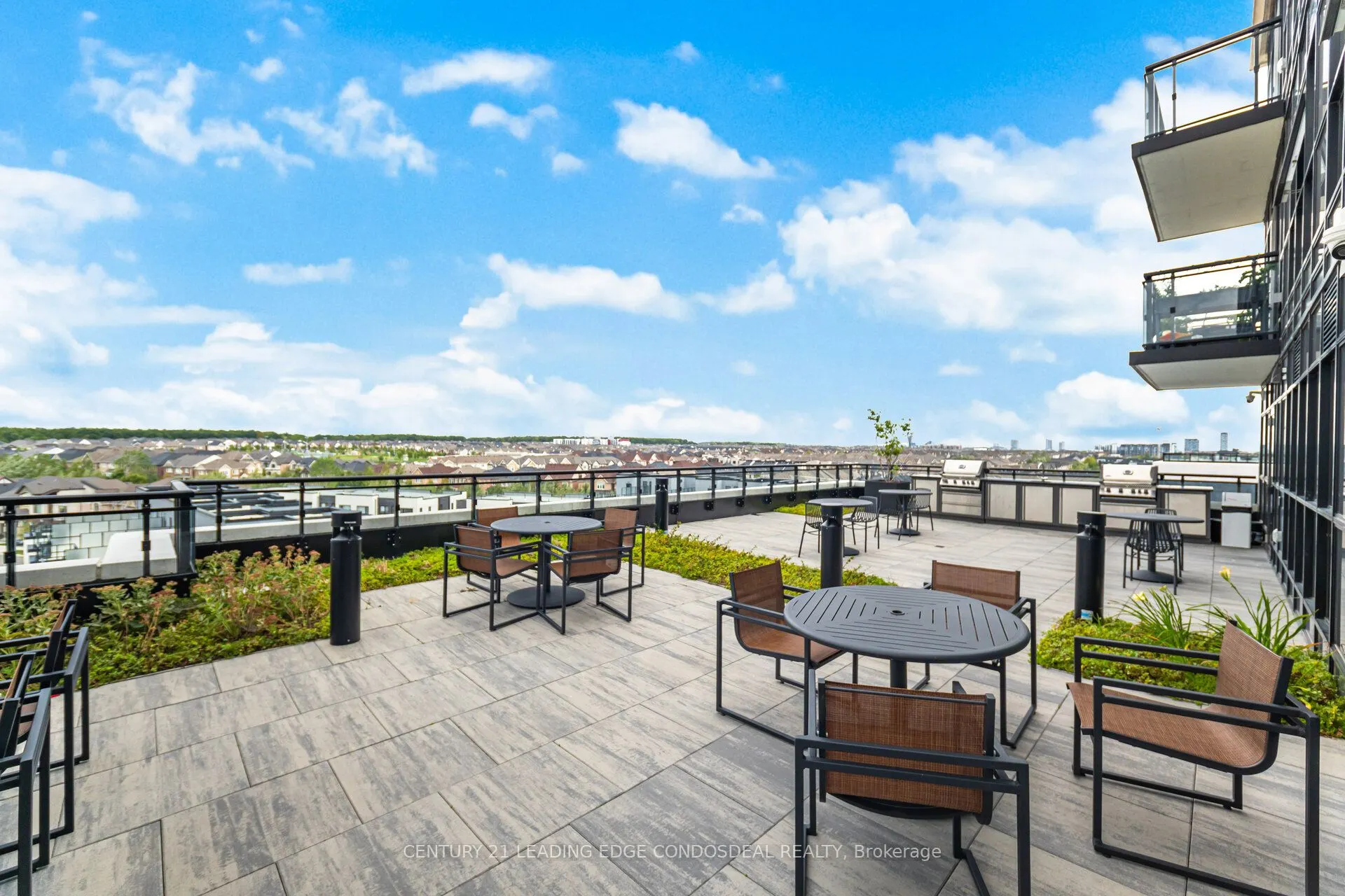 405 Dundas Street W, #234