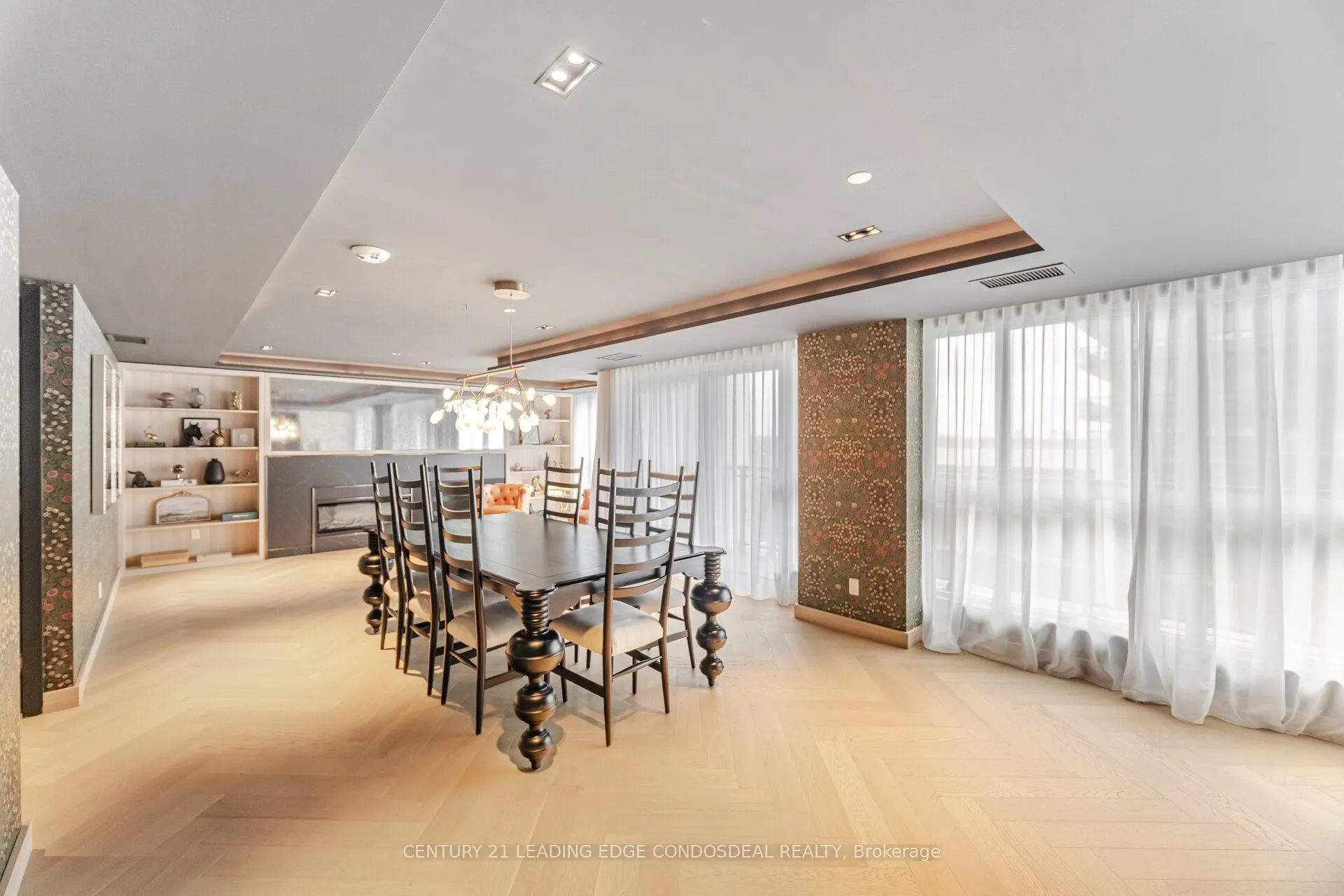 405 Dundas Street W, #234