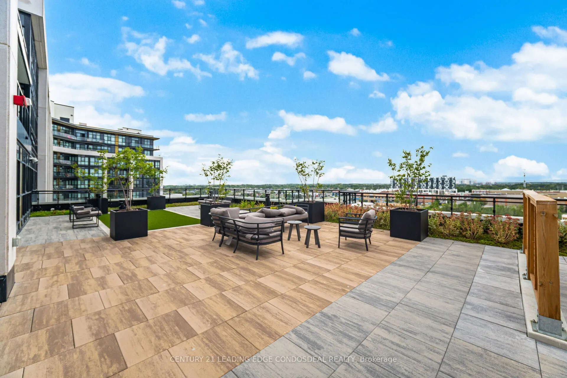 405 Dundas Street W, #234
