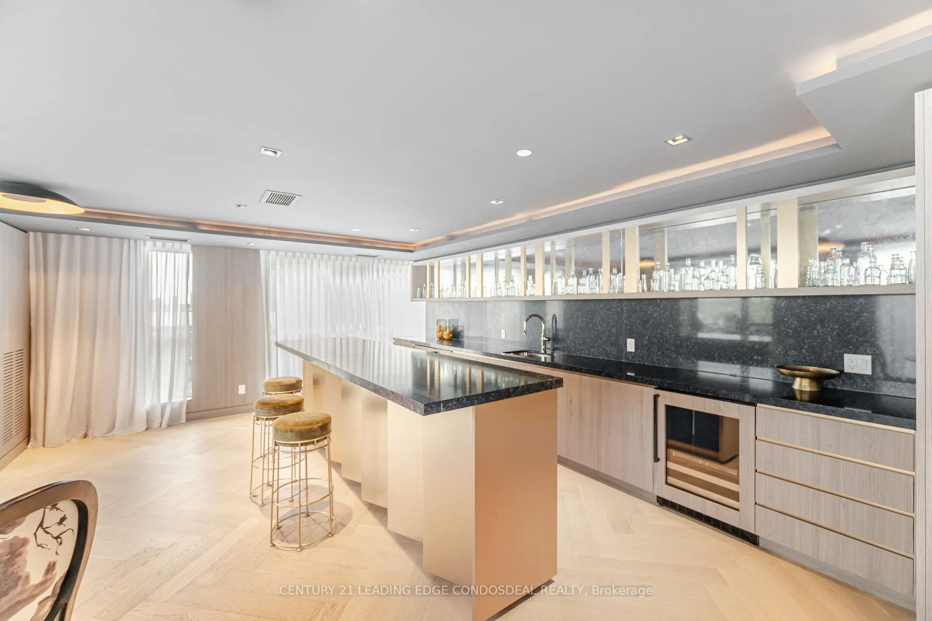 405 Dundas Street W, #234