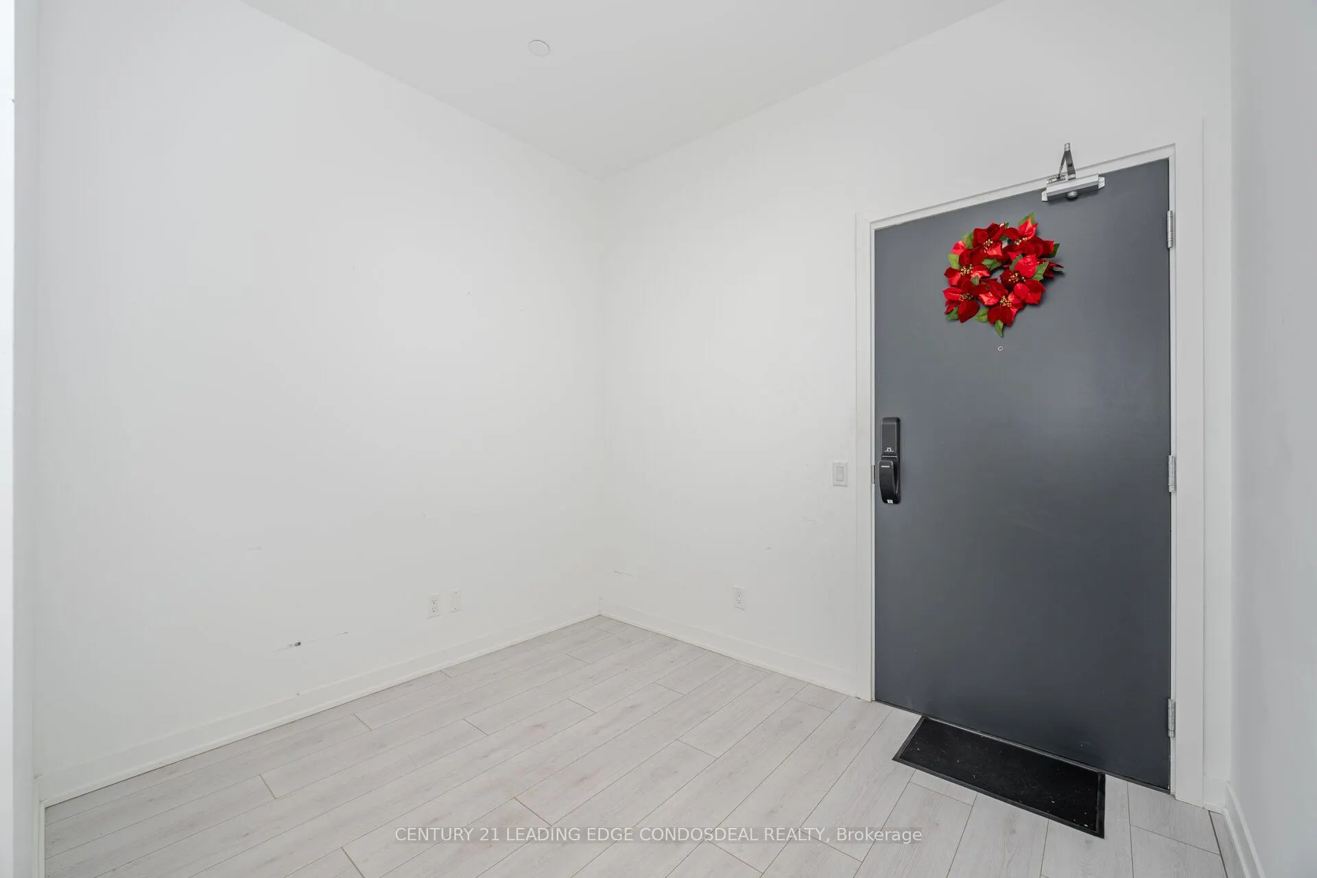 405 Dundas Street W, #234