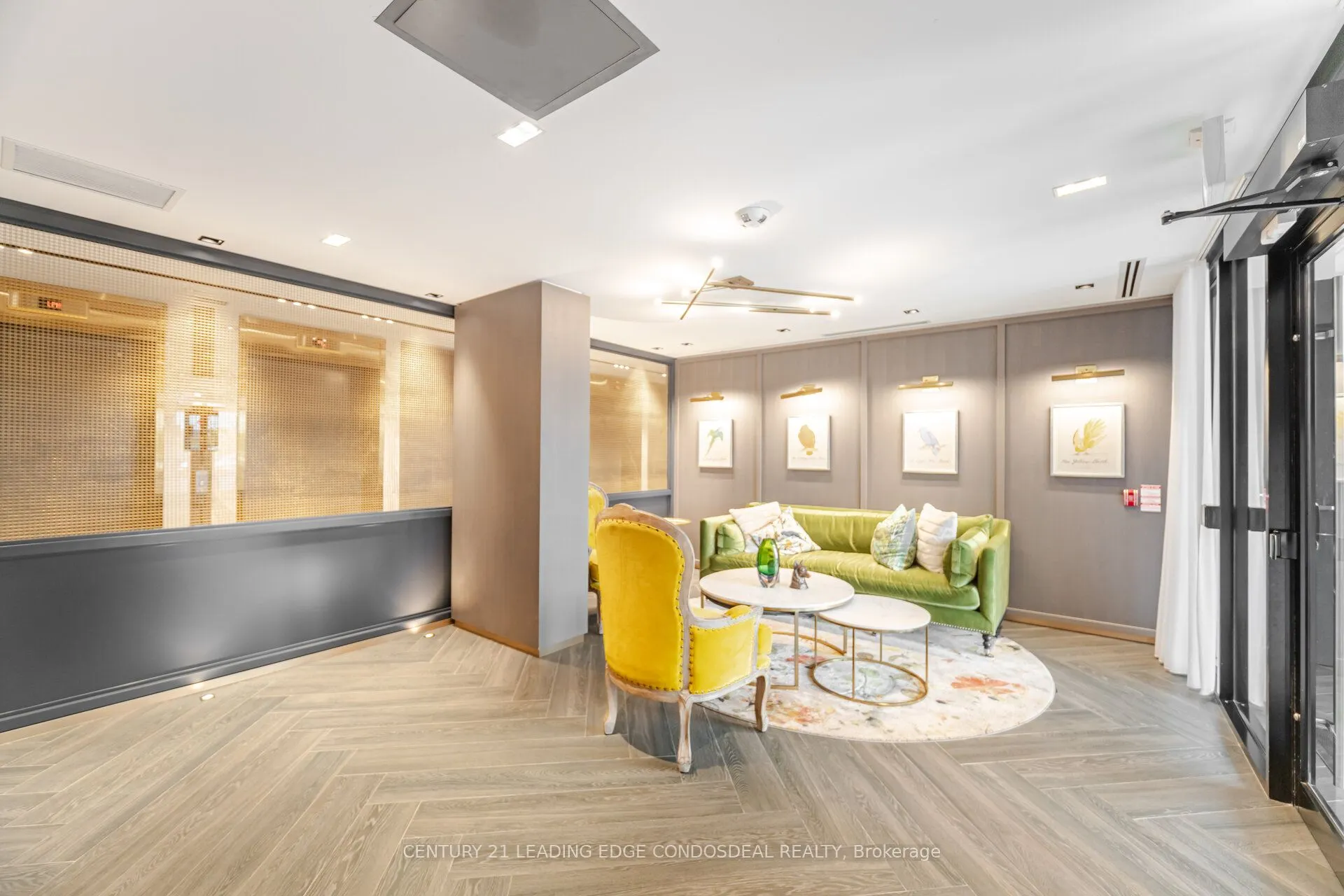 405 Dundas Street W, #234