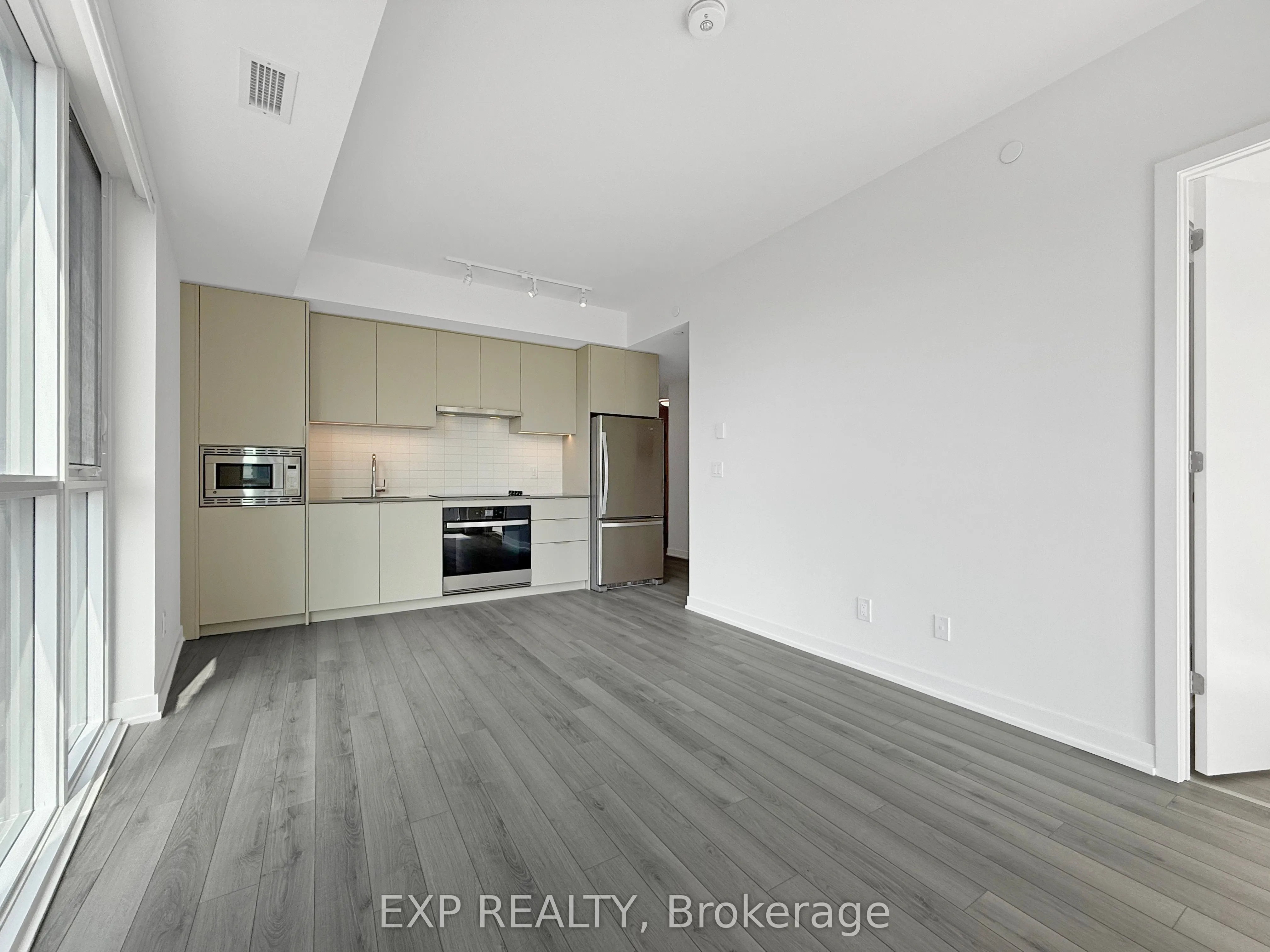 3079 Trafalgar Road, #1002