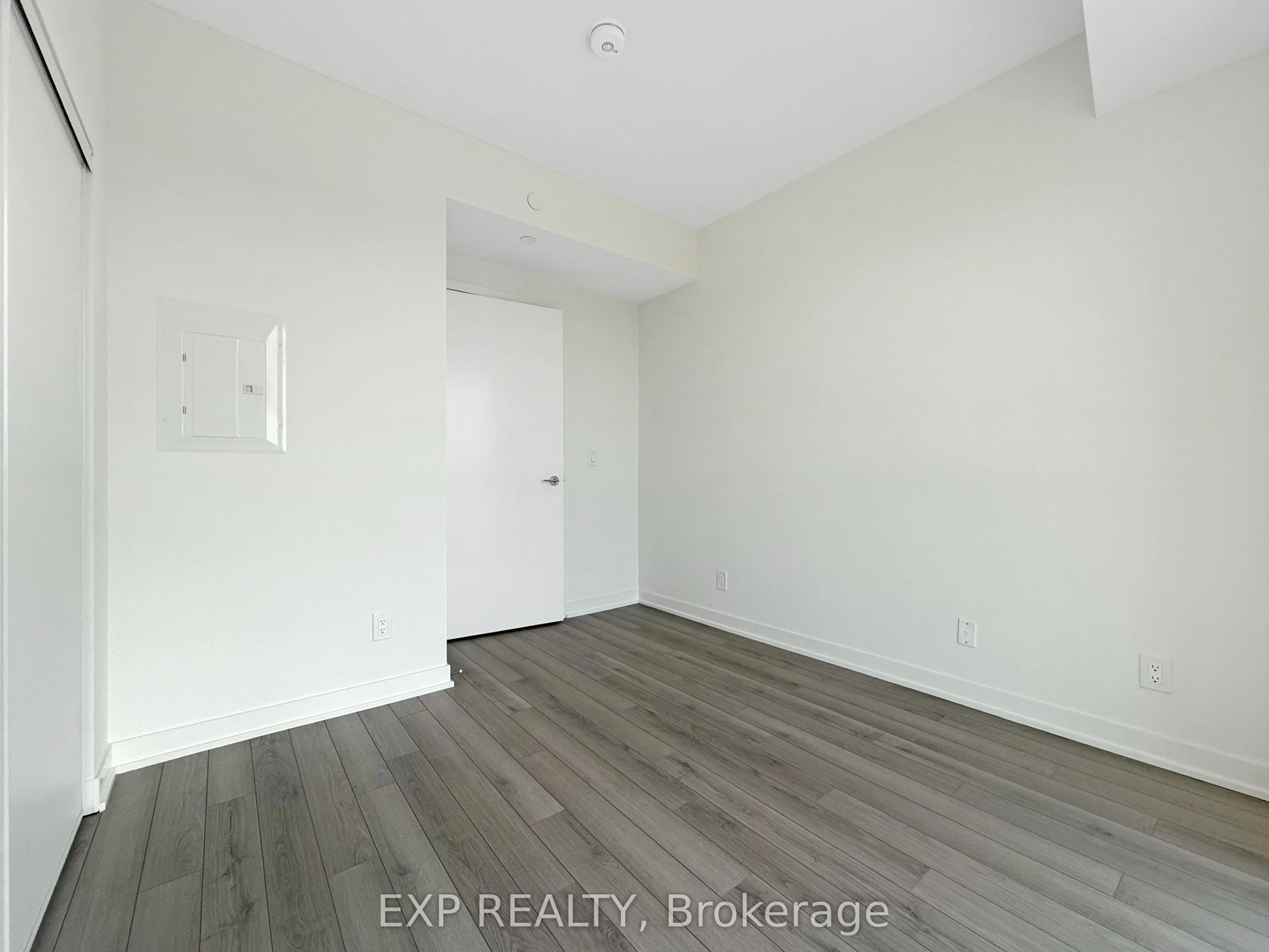 3079 Trafalgar Road, #1002