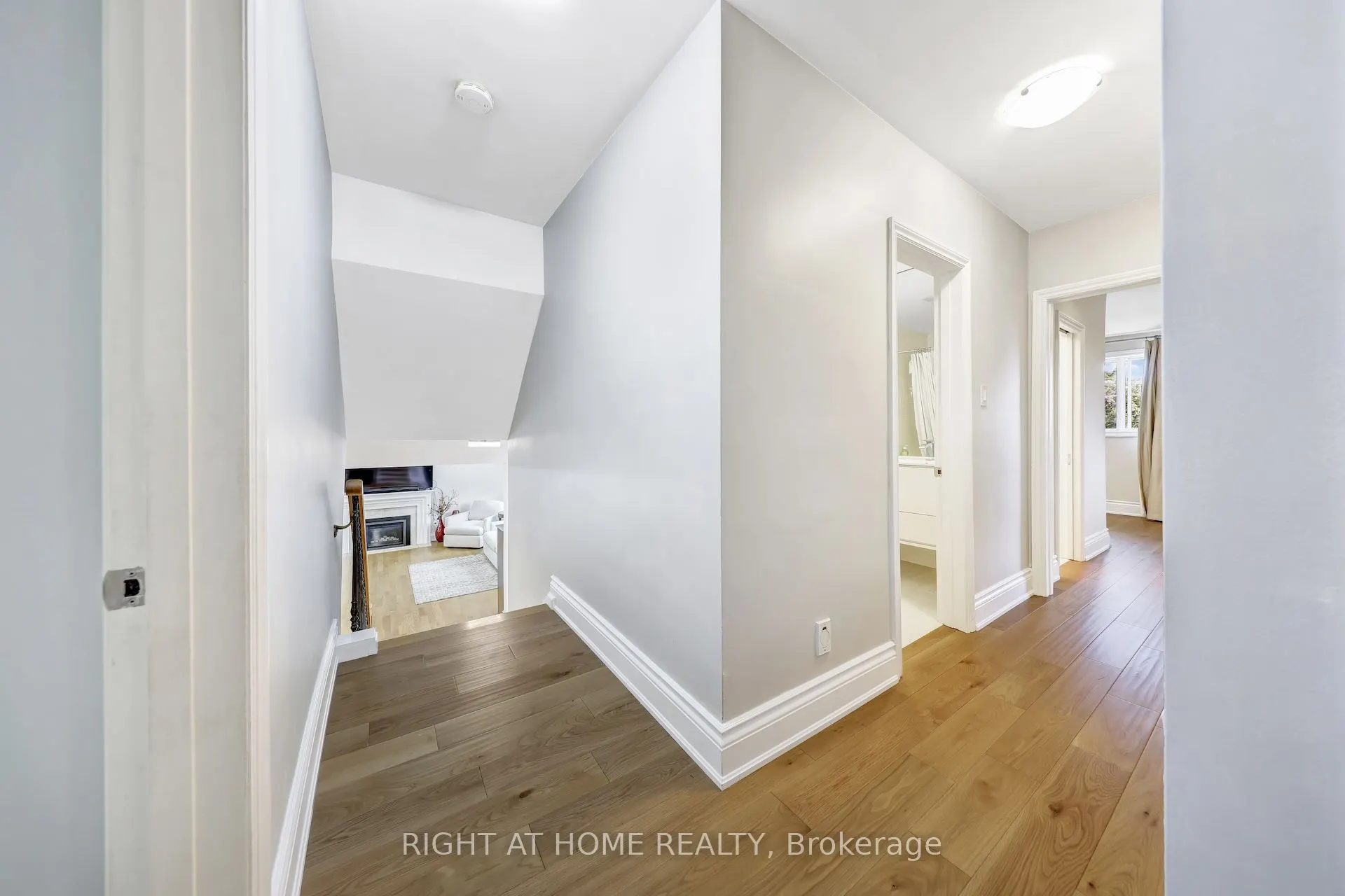 8 Hillavon Drive