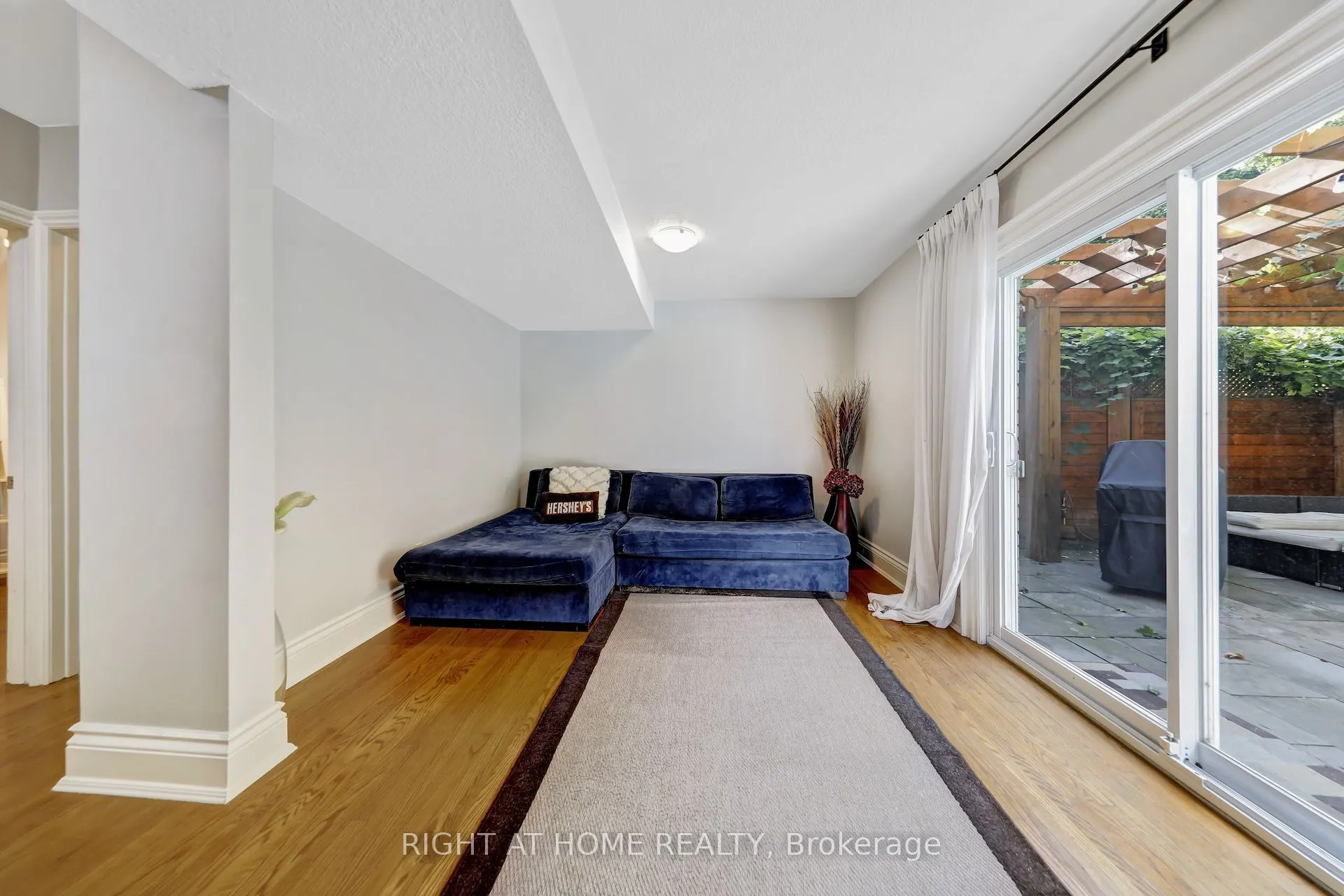 8 Hillavon Drive