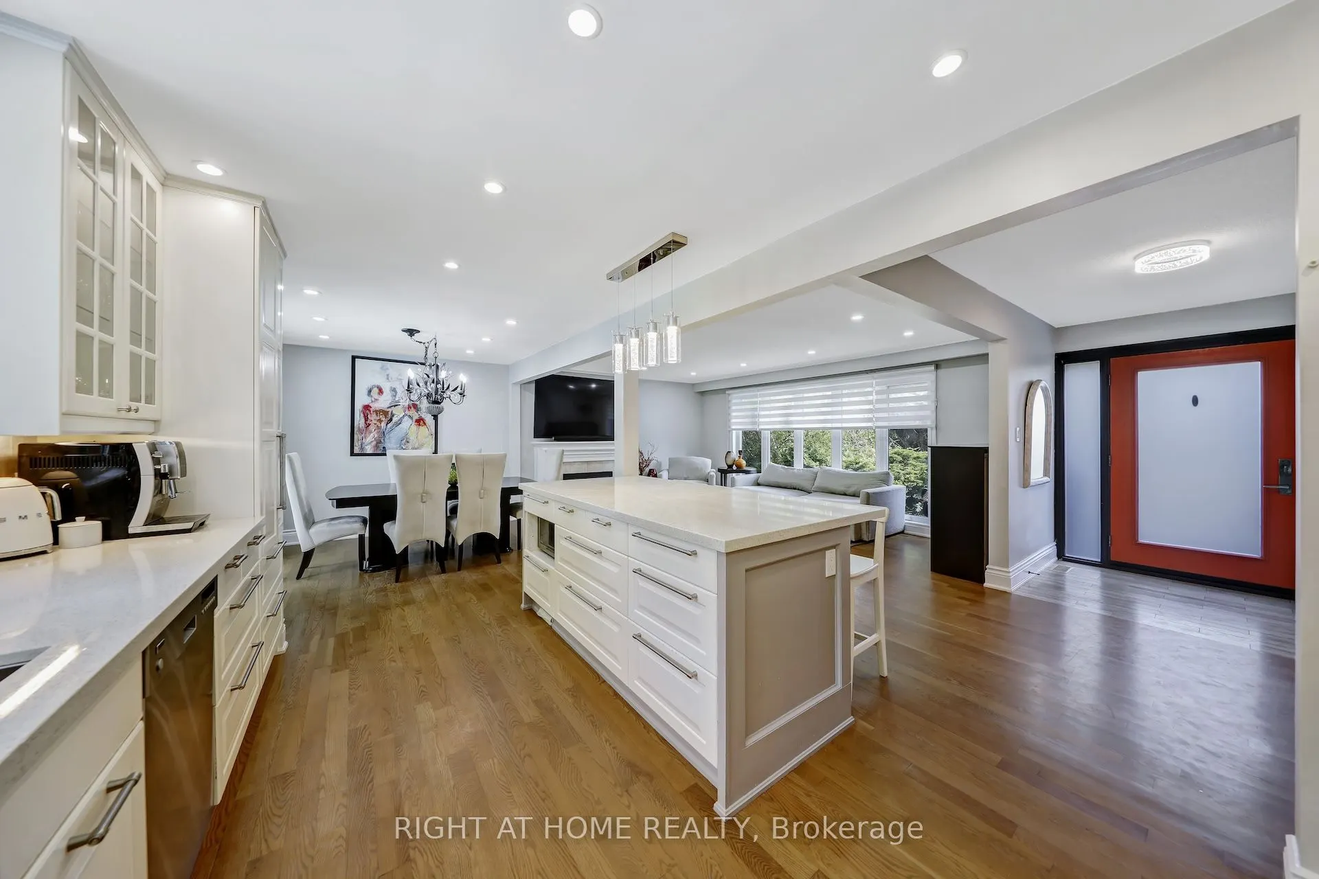 8 Hillavon Drive