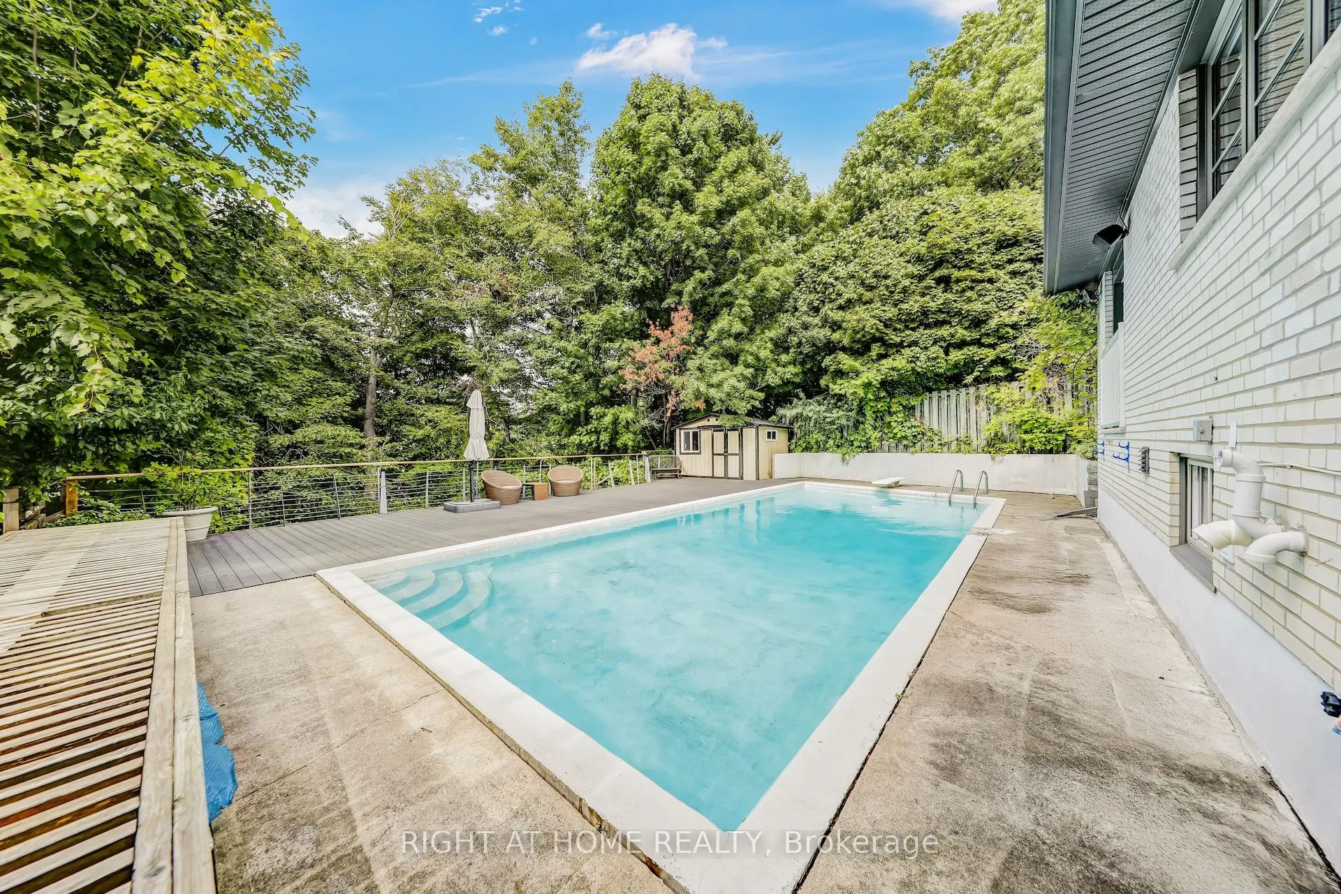 8 Hillavon Drive