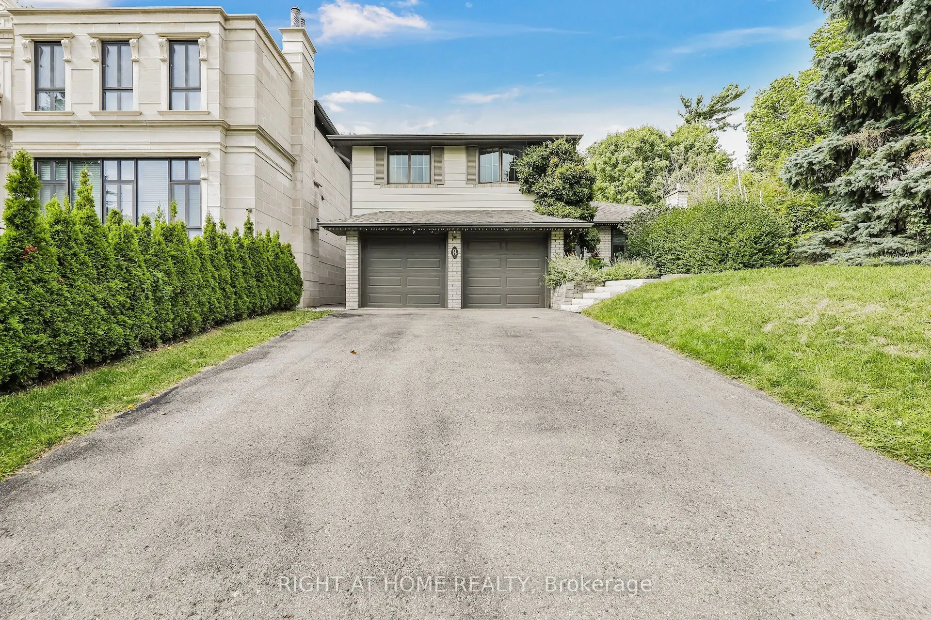 8 Hillavon Drive