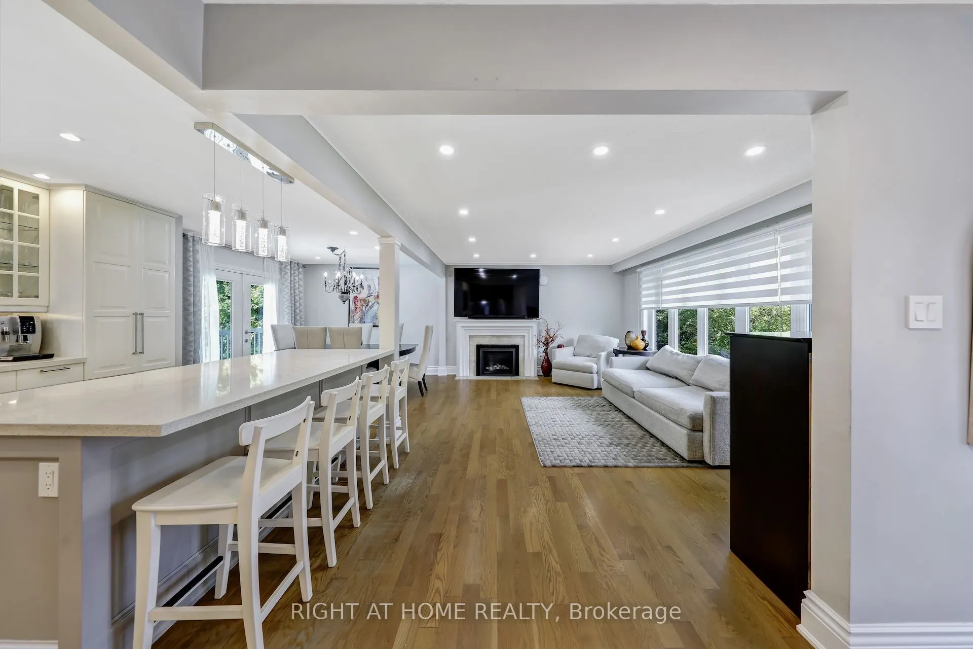8 Hillavon Drive