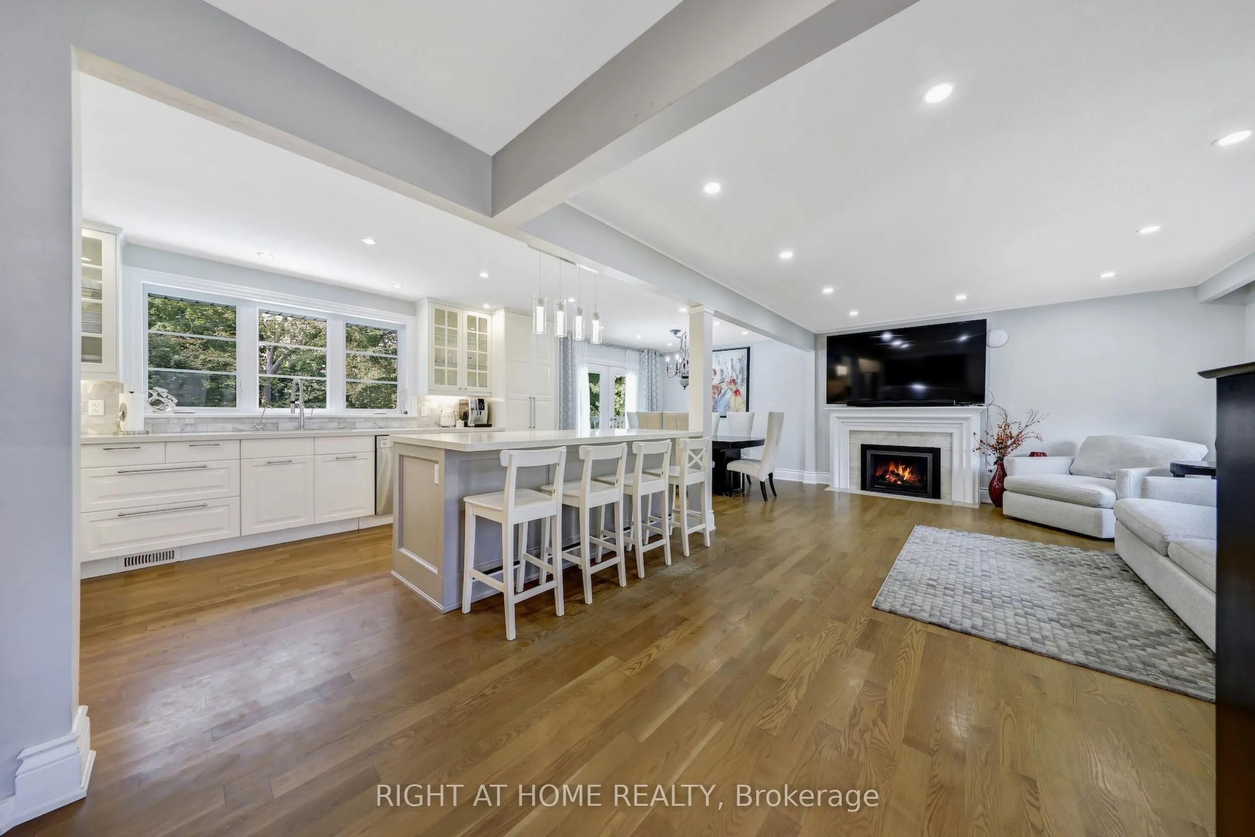 8 Hillavon Drive