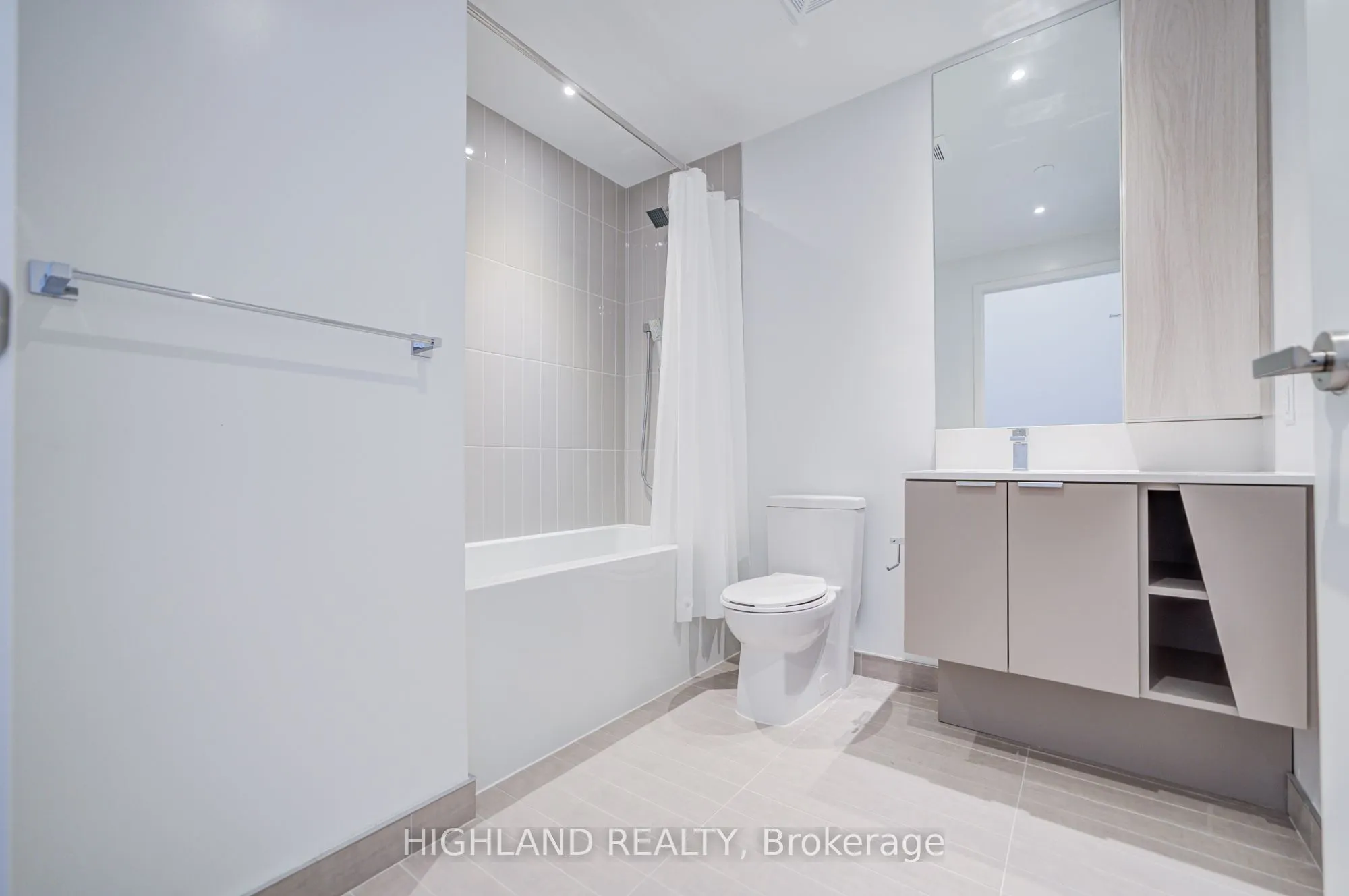 3883 Quartz Road, #603