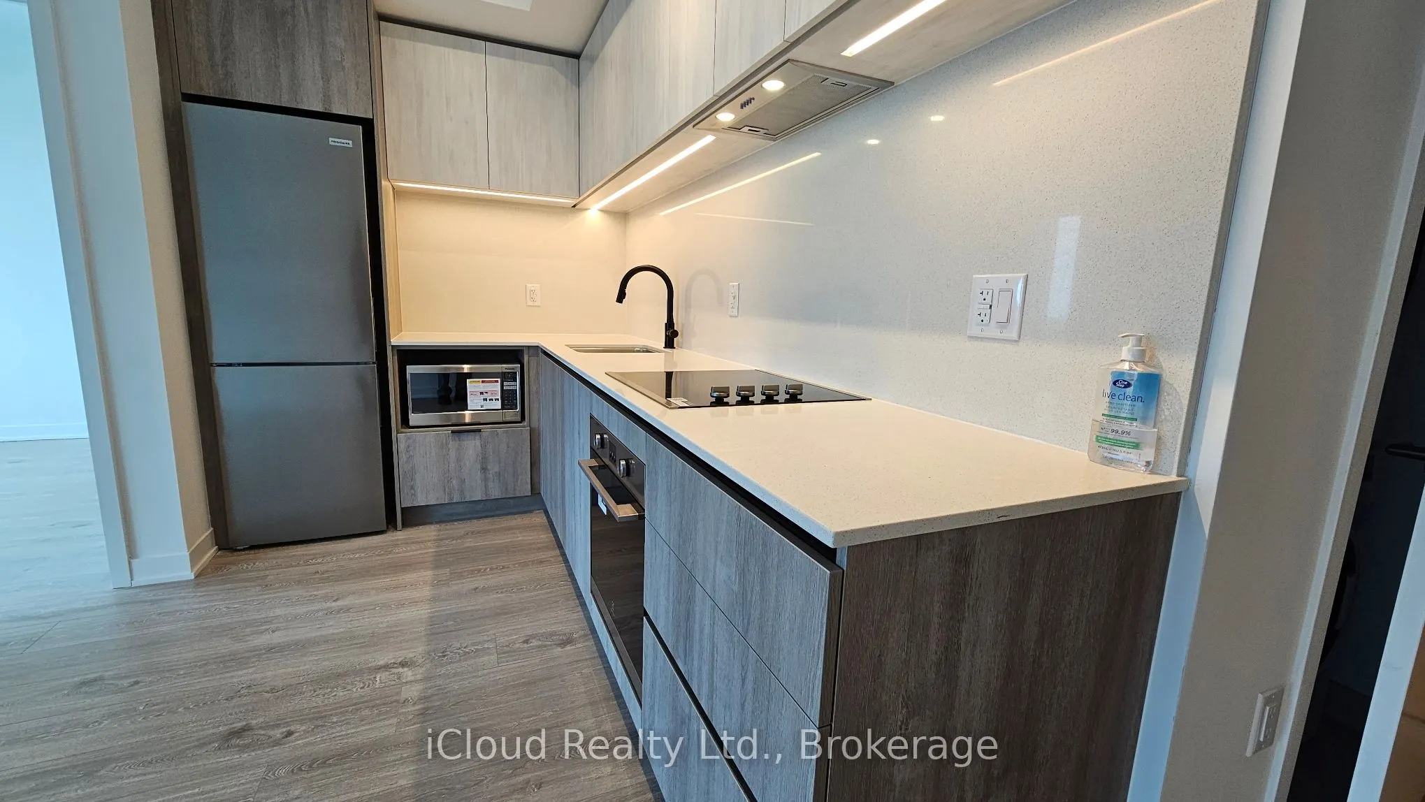 2495 Eglinton Avenue W, #2002