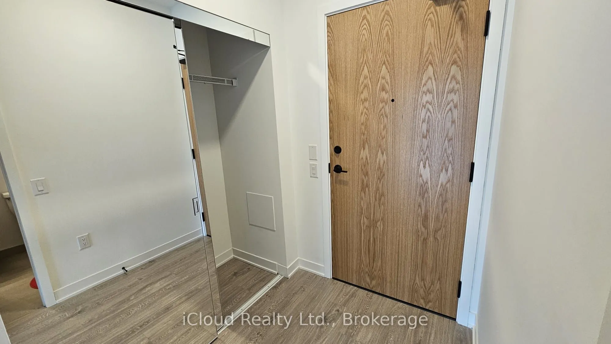 2495 Eglinton Avenue W, #2002