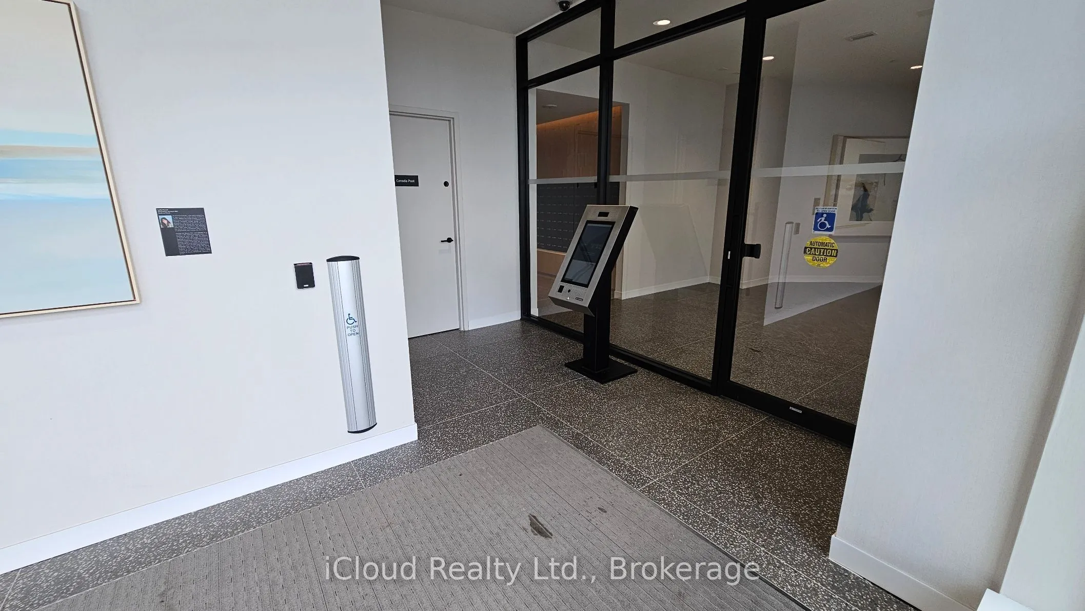 2495 Eglinton Avenue W, #2002