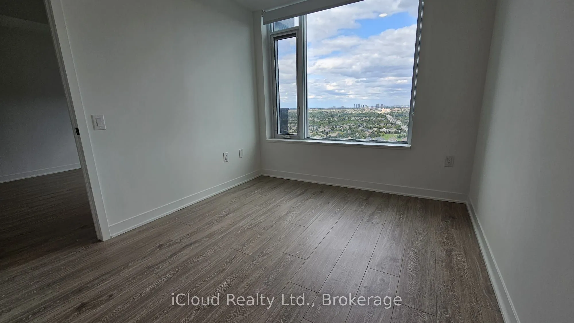 2495 Eglinton Avenue W, #2002