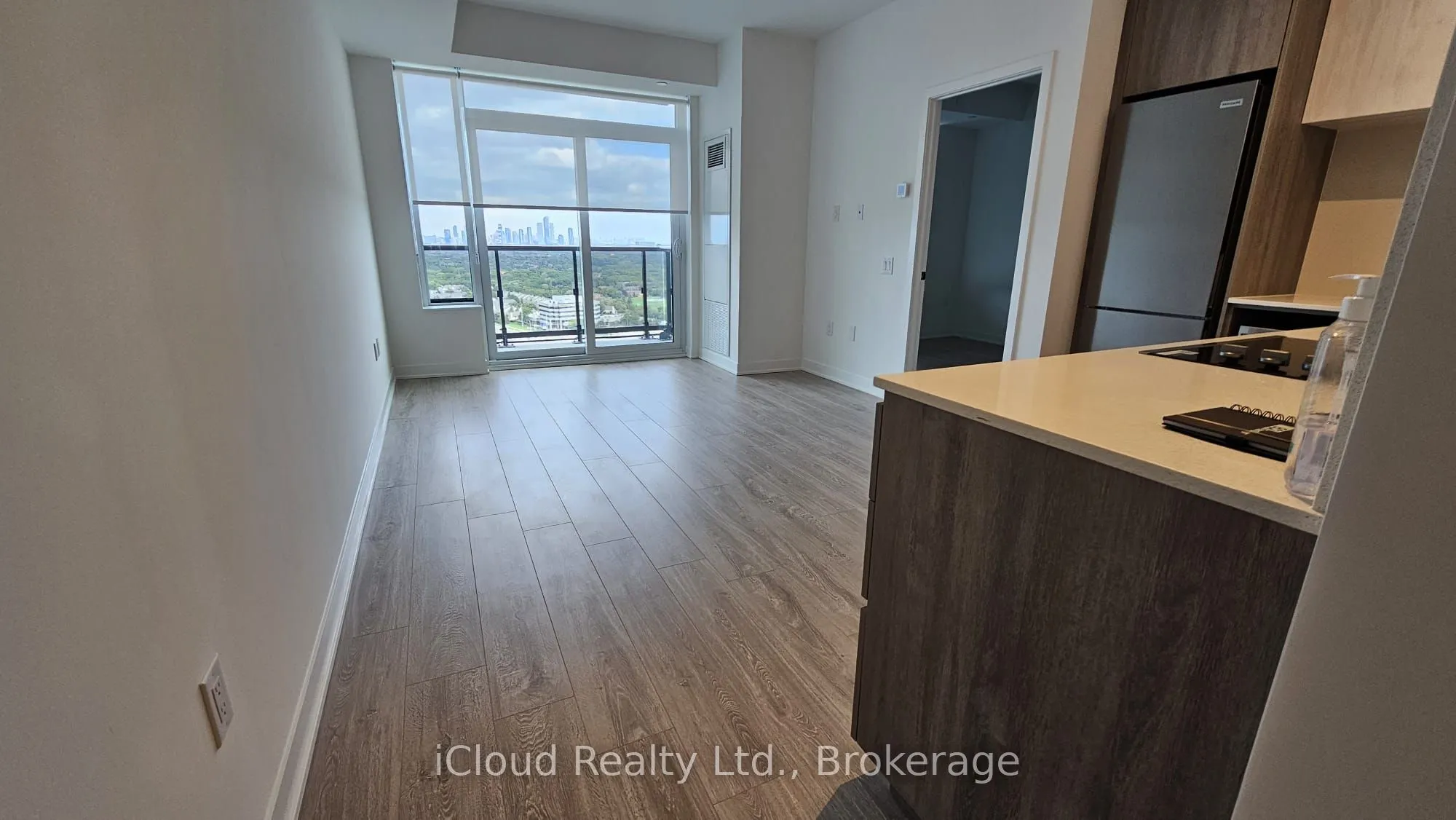 2495 Eglinton Avenue W, #2002