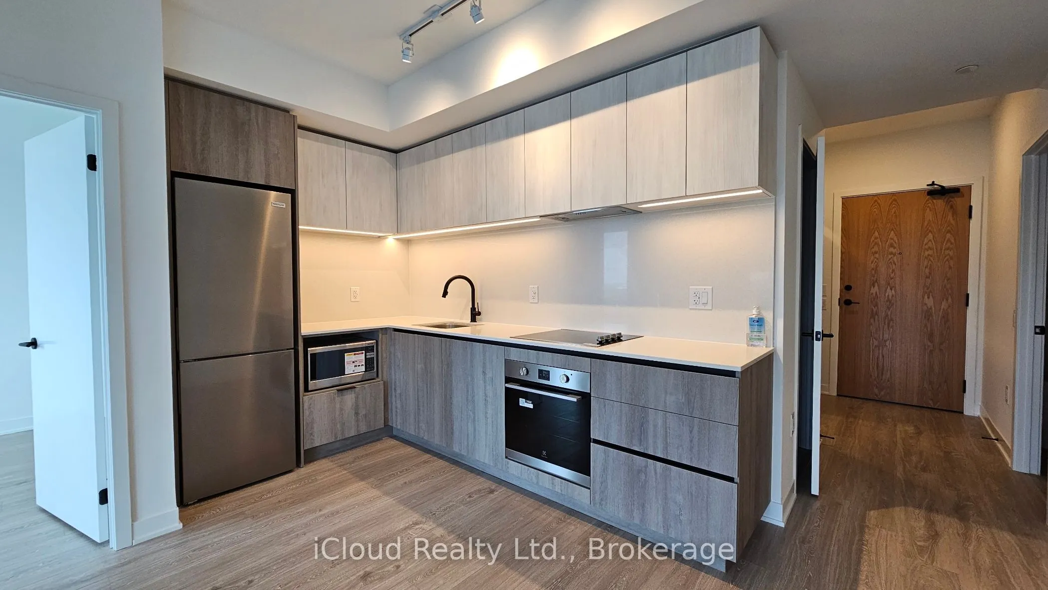 2495 Eglinton Avenue W, #2002