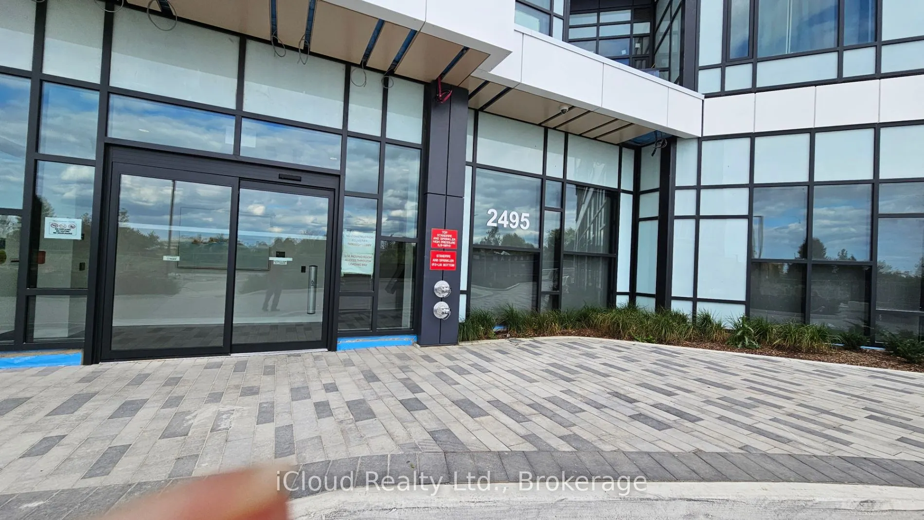 2495 Eglinton Avenue W, #2002