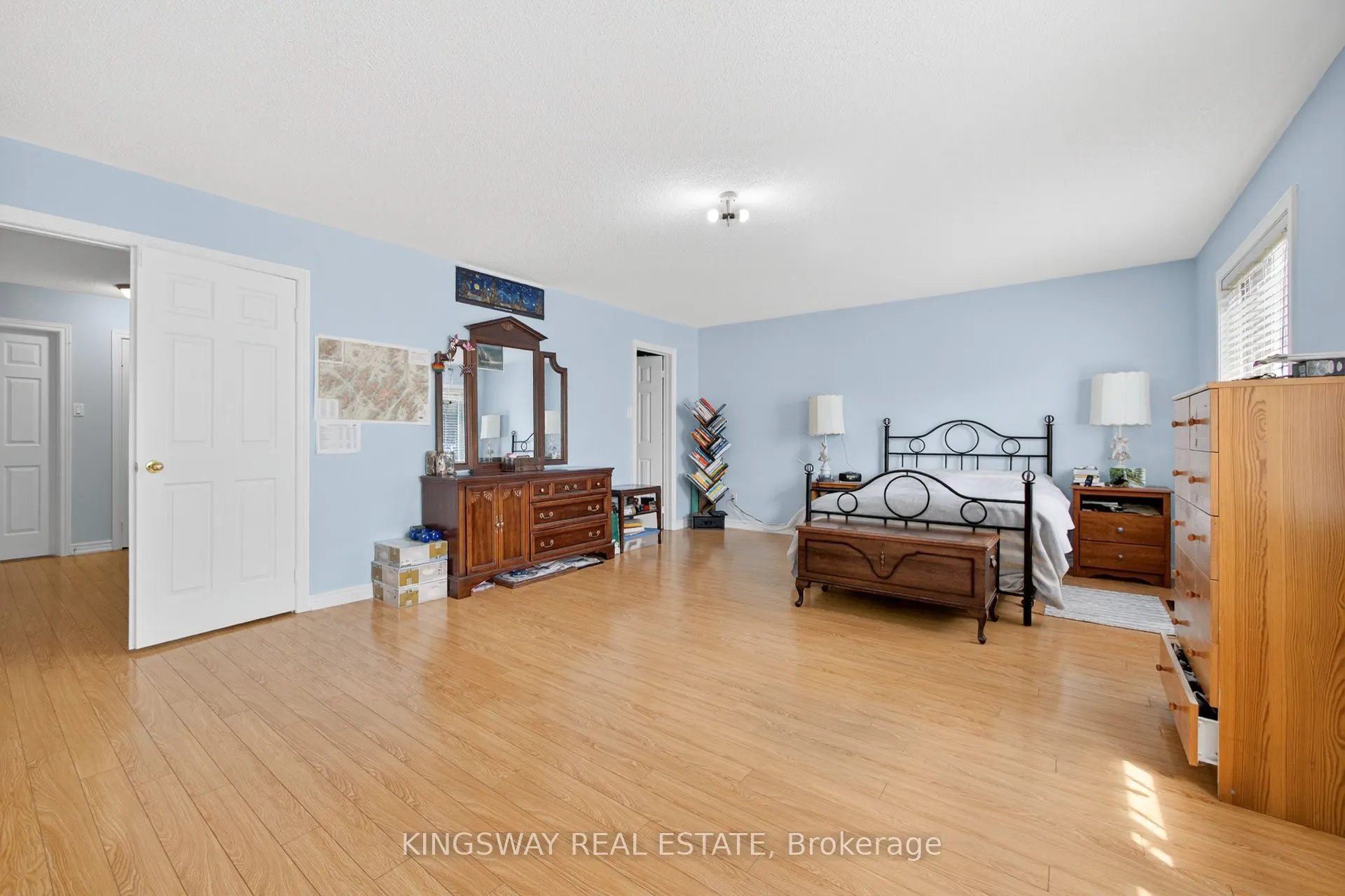 284 Holmes Crescent