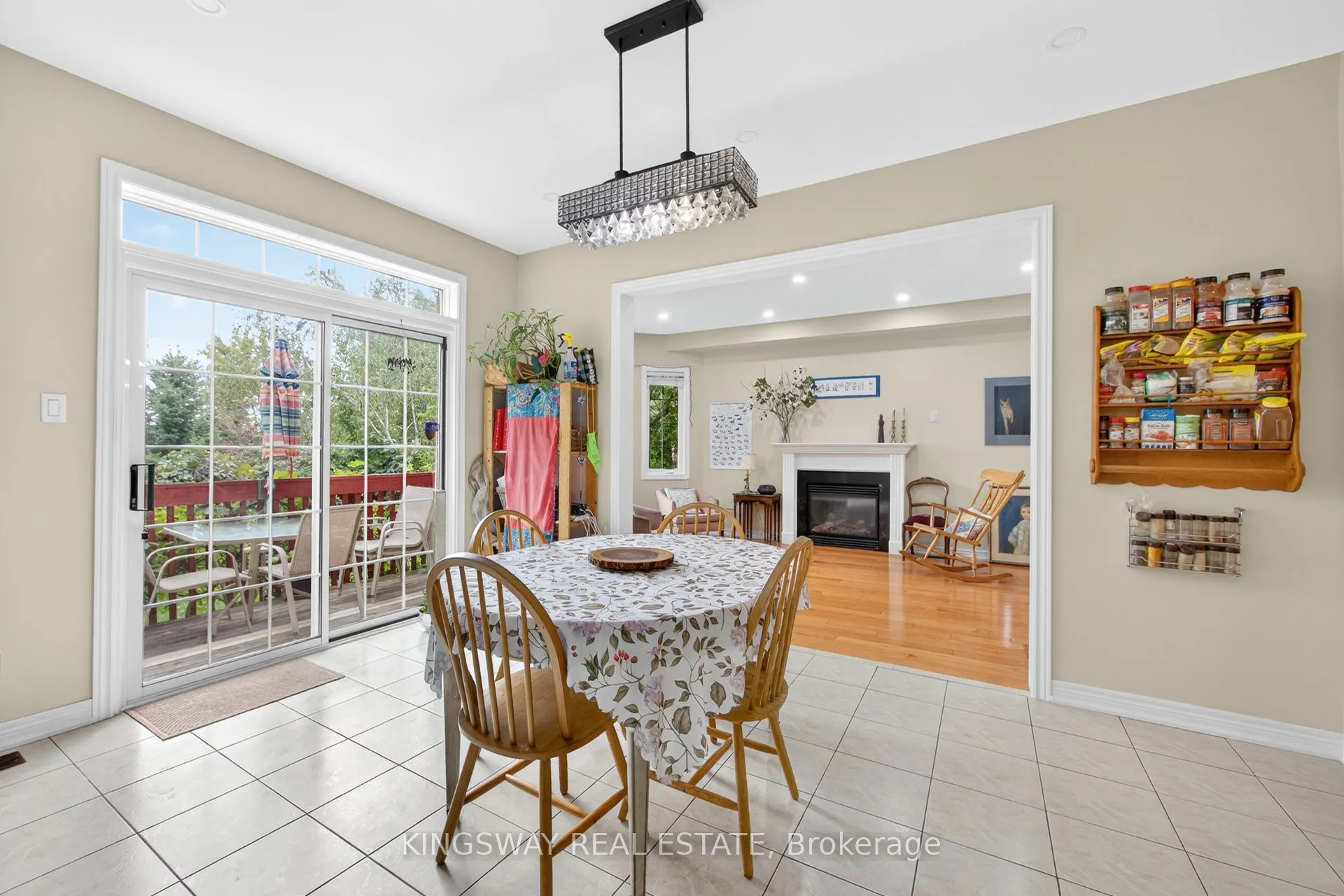 284 Holmes Crescent
