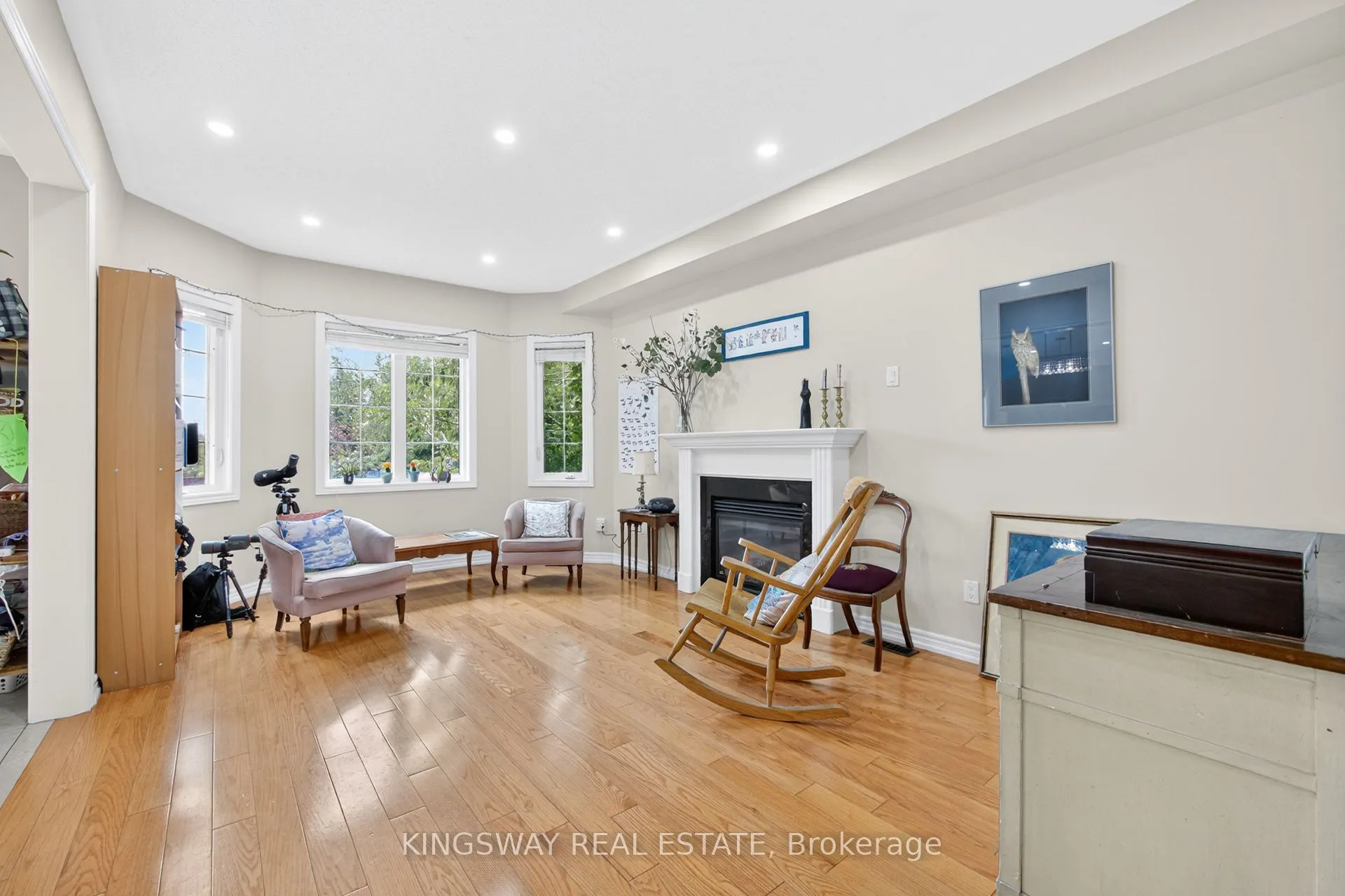 284 Holmes Crescent