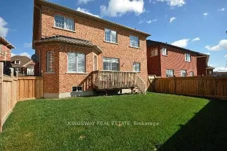 284 Holmes Crescent