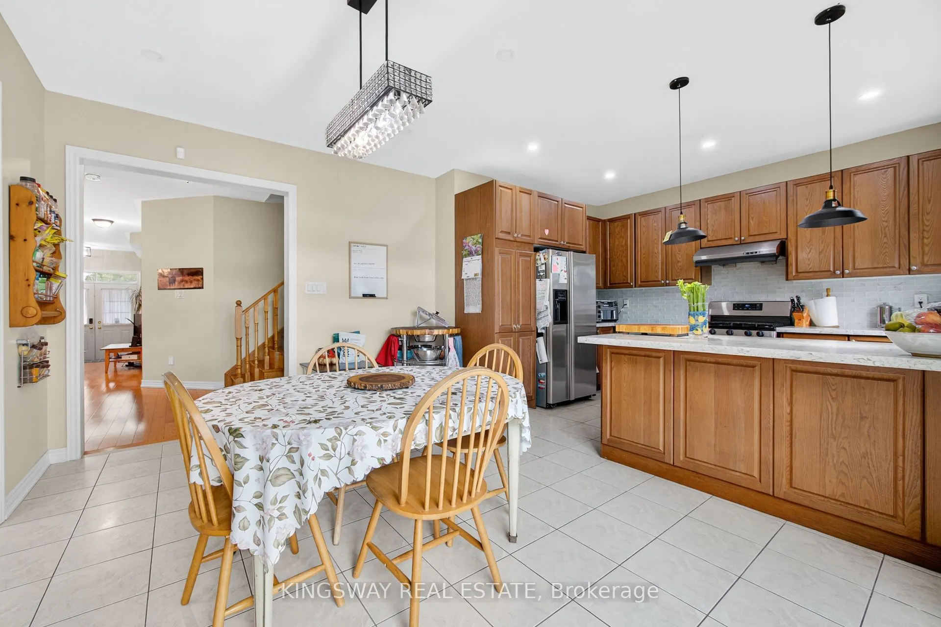 284 Holmes Crescent