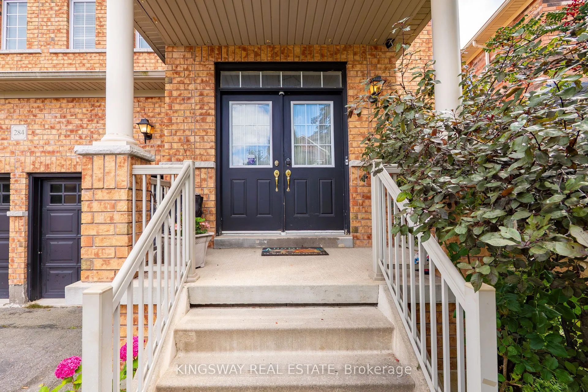 284 Holmes Crescent