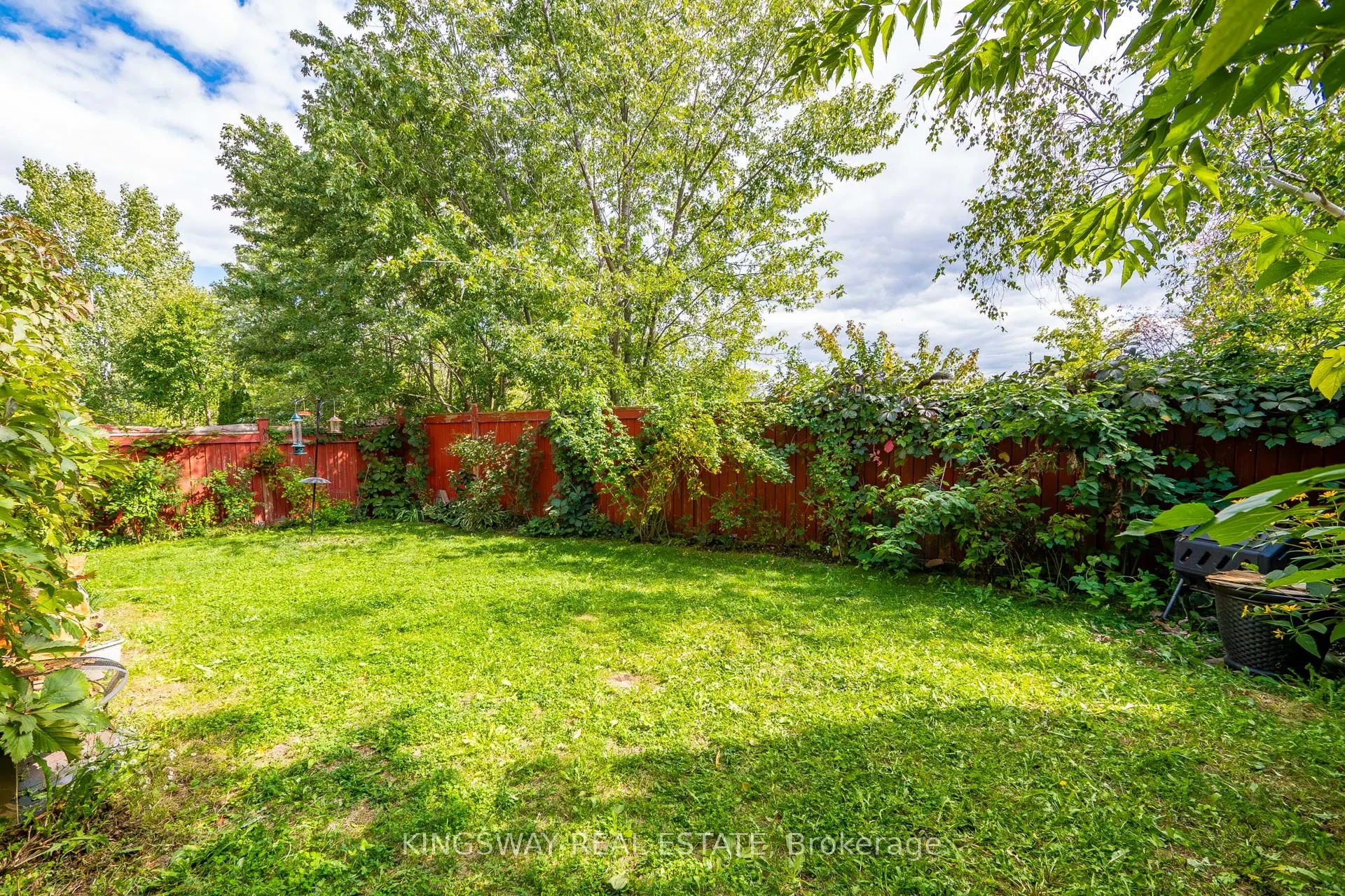 284 Holmes Crescent