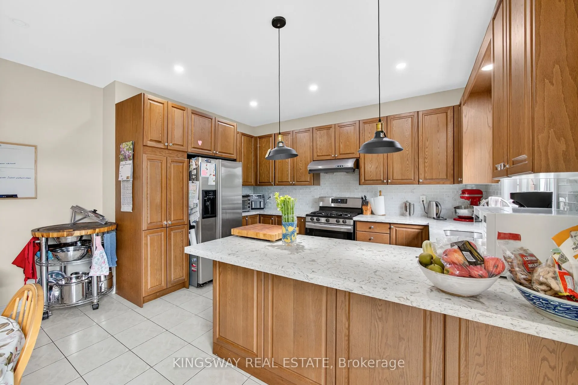 284 Holmes Crescent