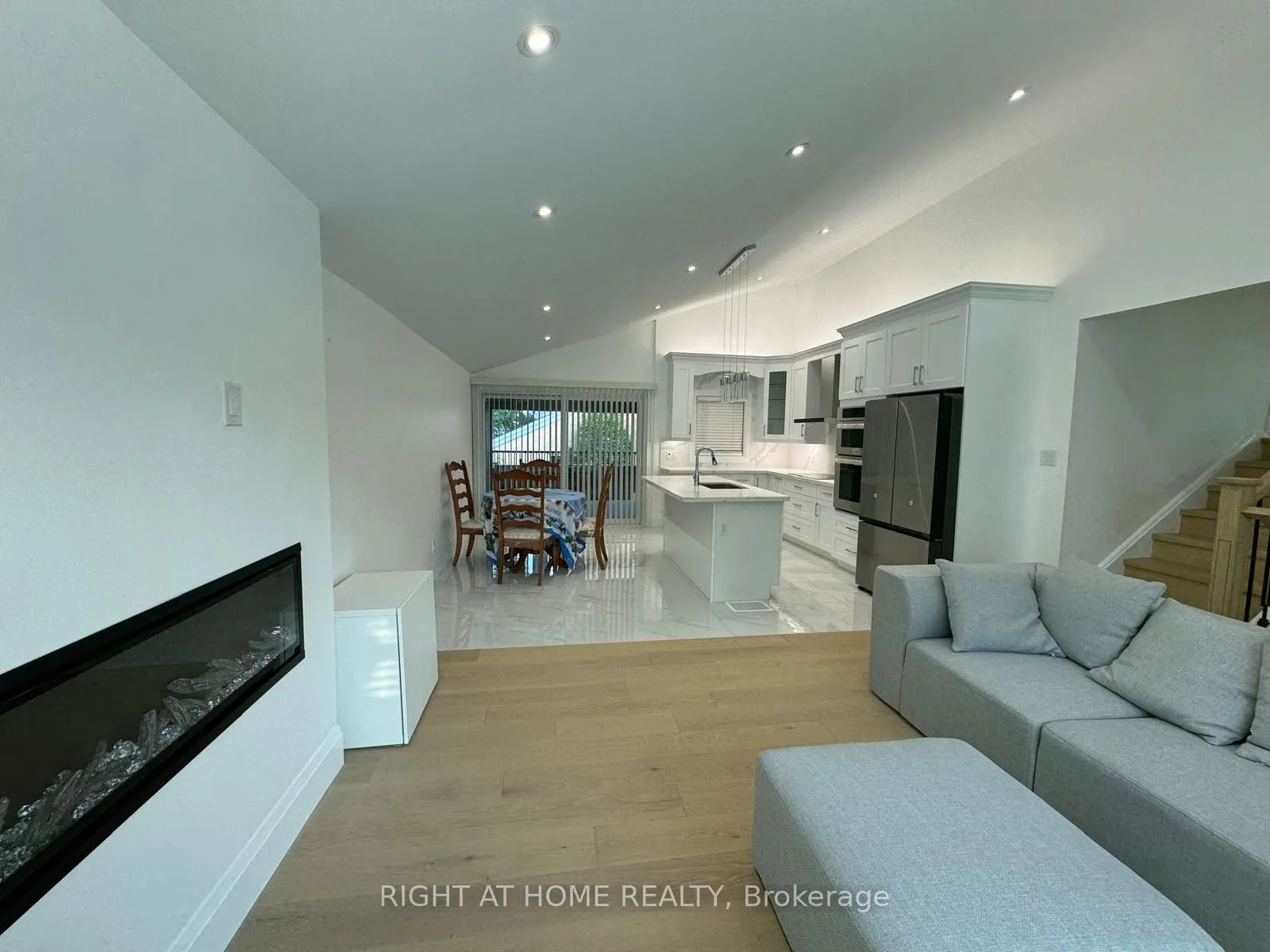 52 Sedgebrook Crescent