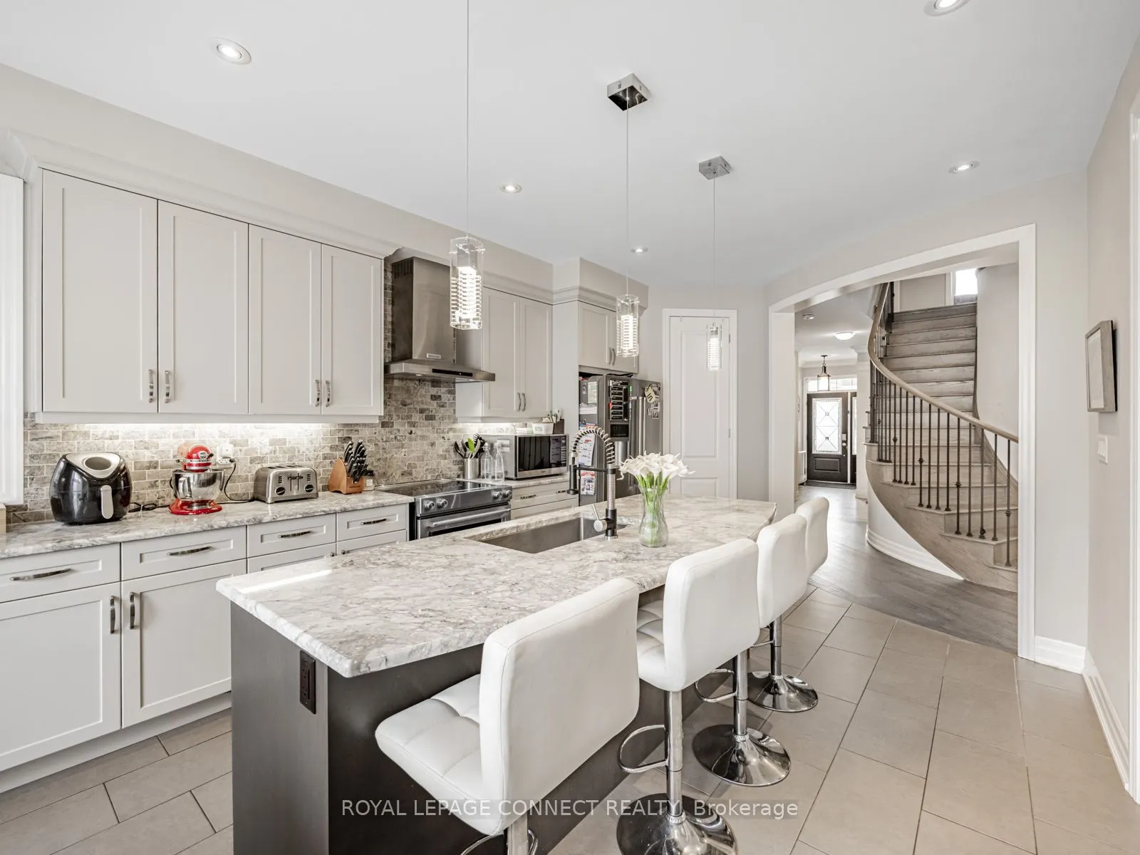3302 Mintwood Circle